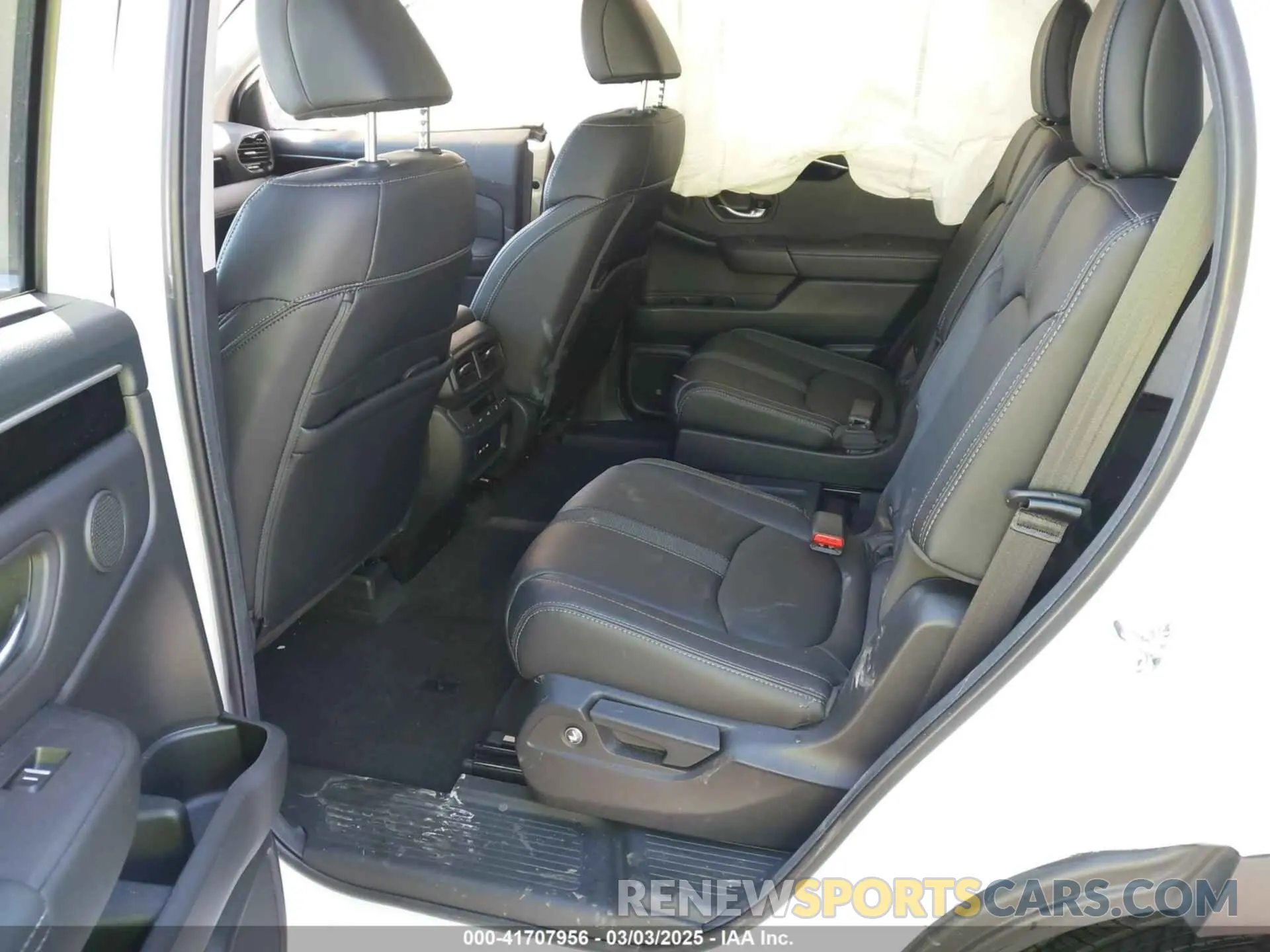 8 fotografías del automóvil dañado 5FNYG2H57RB001333 HONDA PILOT 2024
