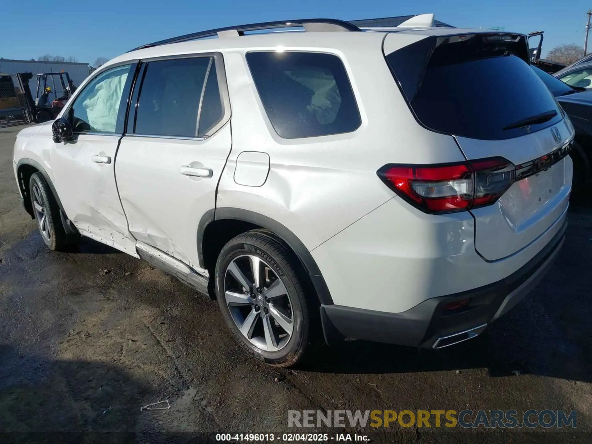 3 fotografías del automóvil dañado 5FNYG2H7XRB016877 HONDA PILOT 2024