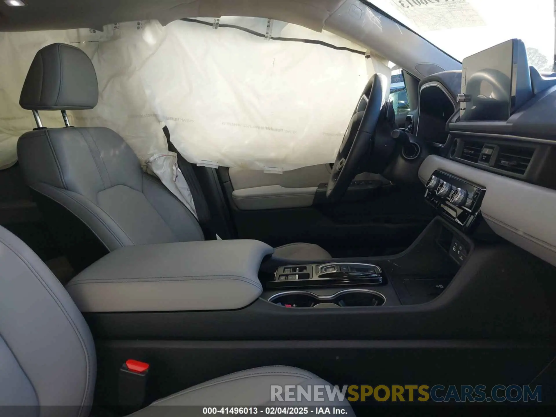 5 fotografías del automóvil dañado 5FNYG2H7XRB016877 HONDA PILOT 2024