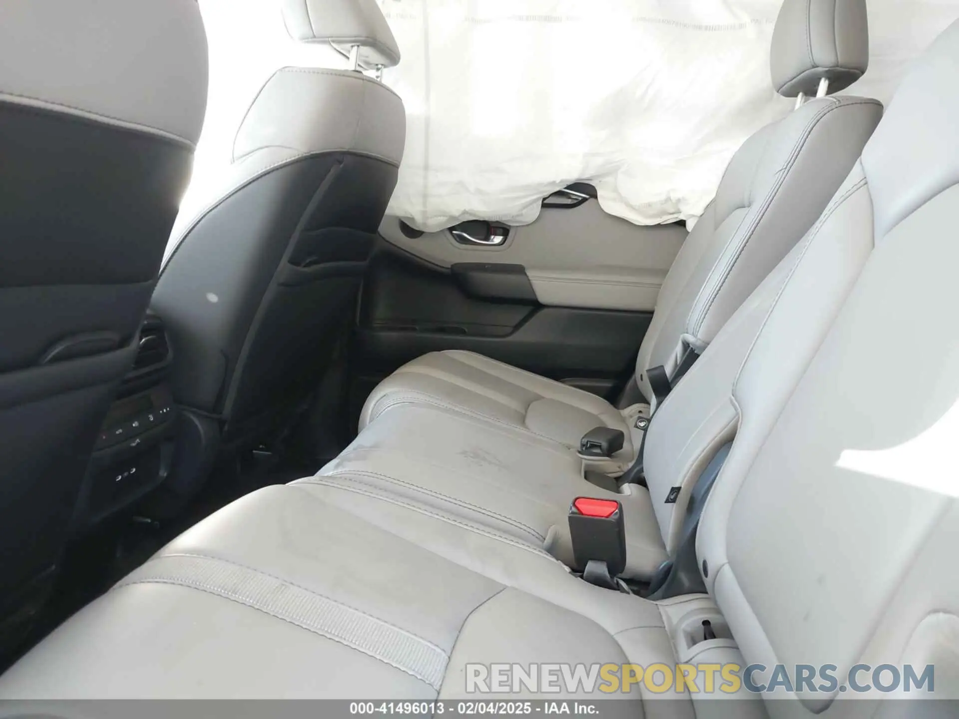 8 fotografías del automóvil dañado 5FNYG2H7XRB016877 HONDA PILOT 2024