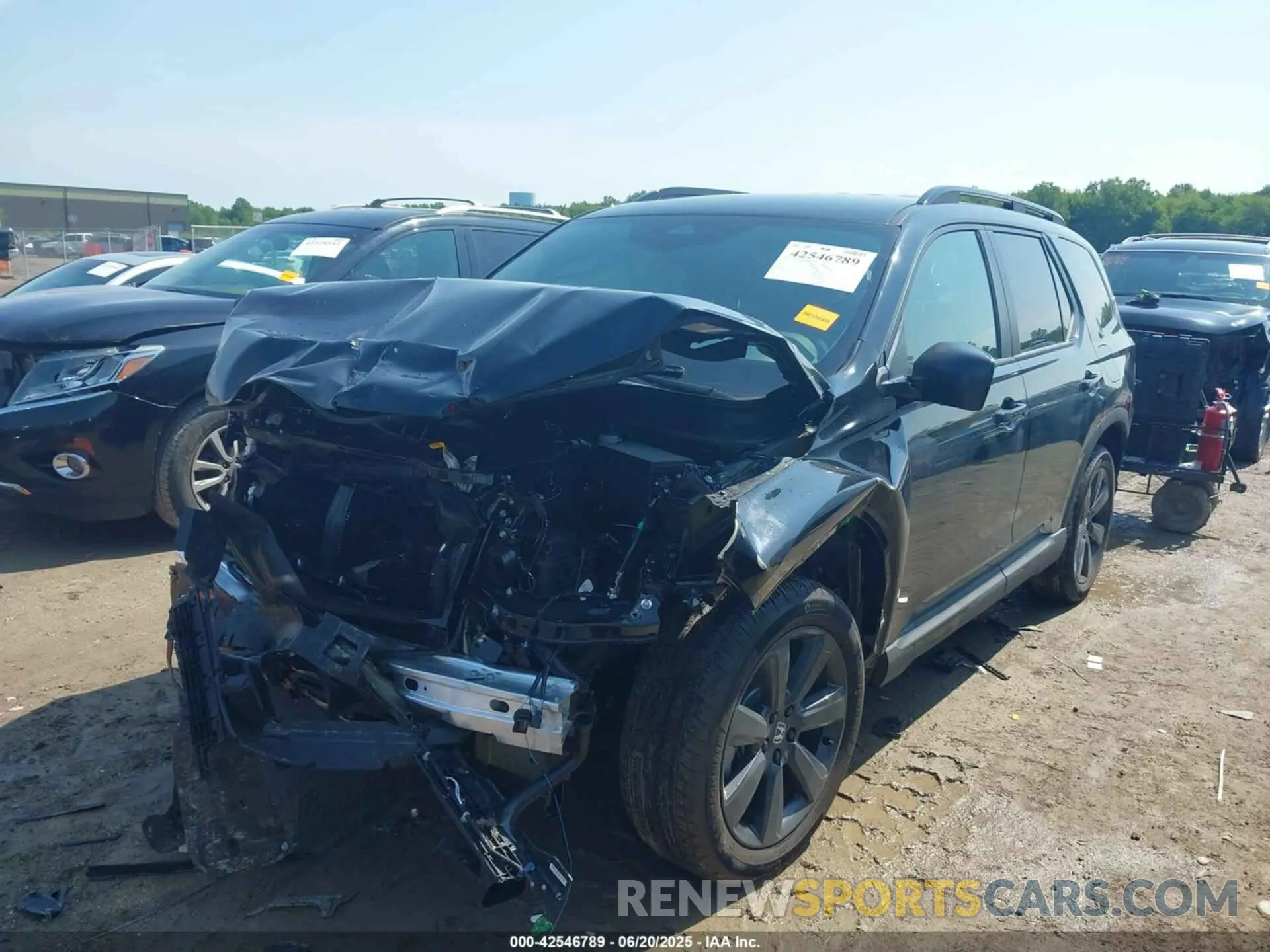 2 fotografías del automóvil dañado 5FNYG1H37SB117811 HONDA PILOT 2025