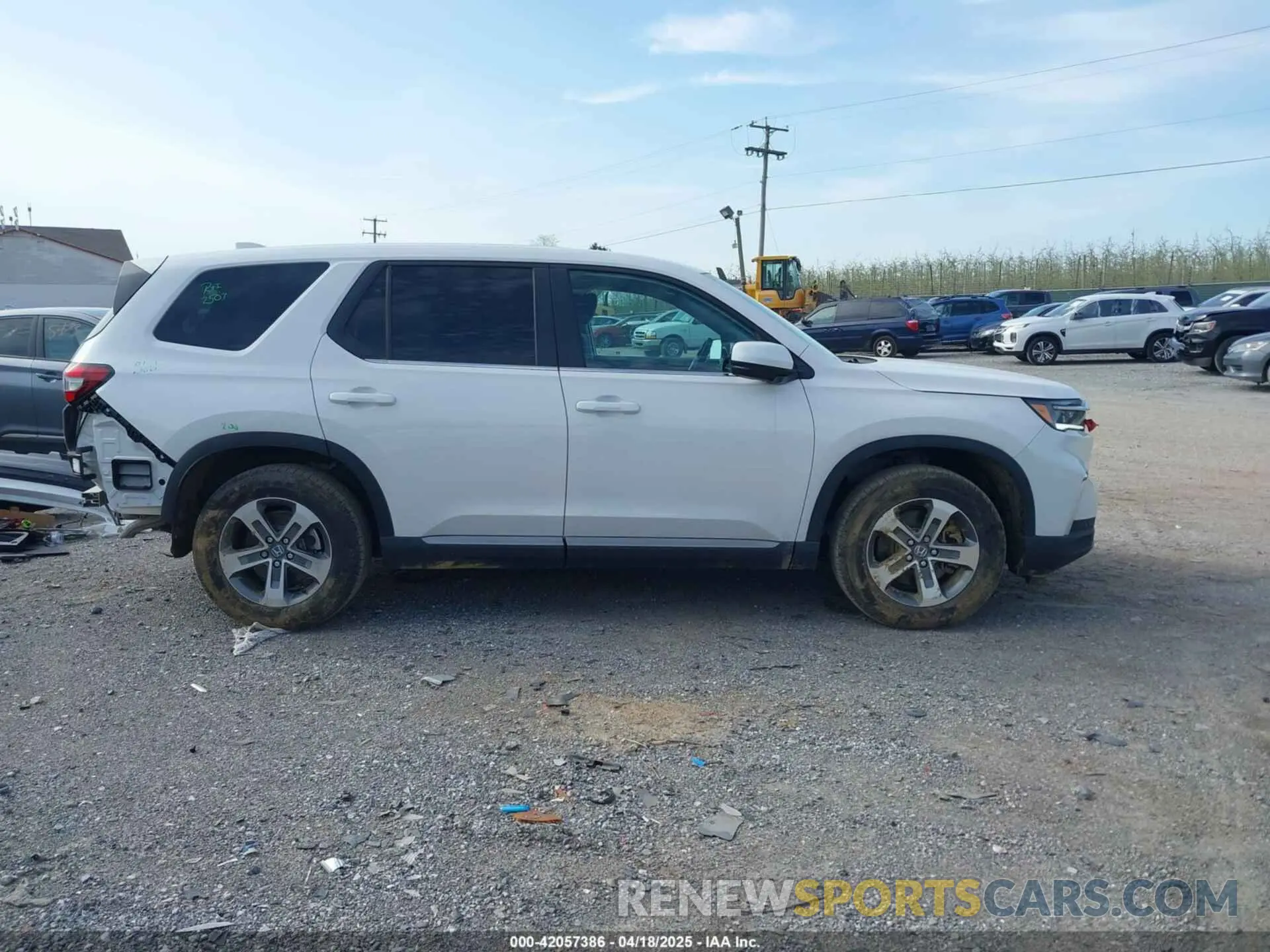 14 fotografías del automóvil dañado 5FNYG1H45SB041515 HONDA PILOT 2025