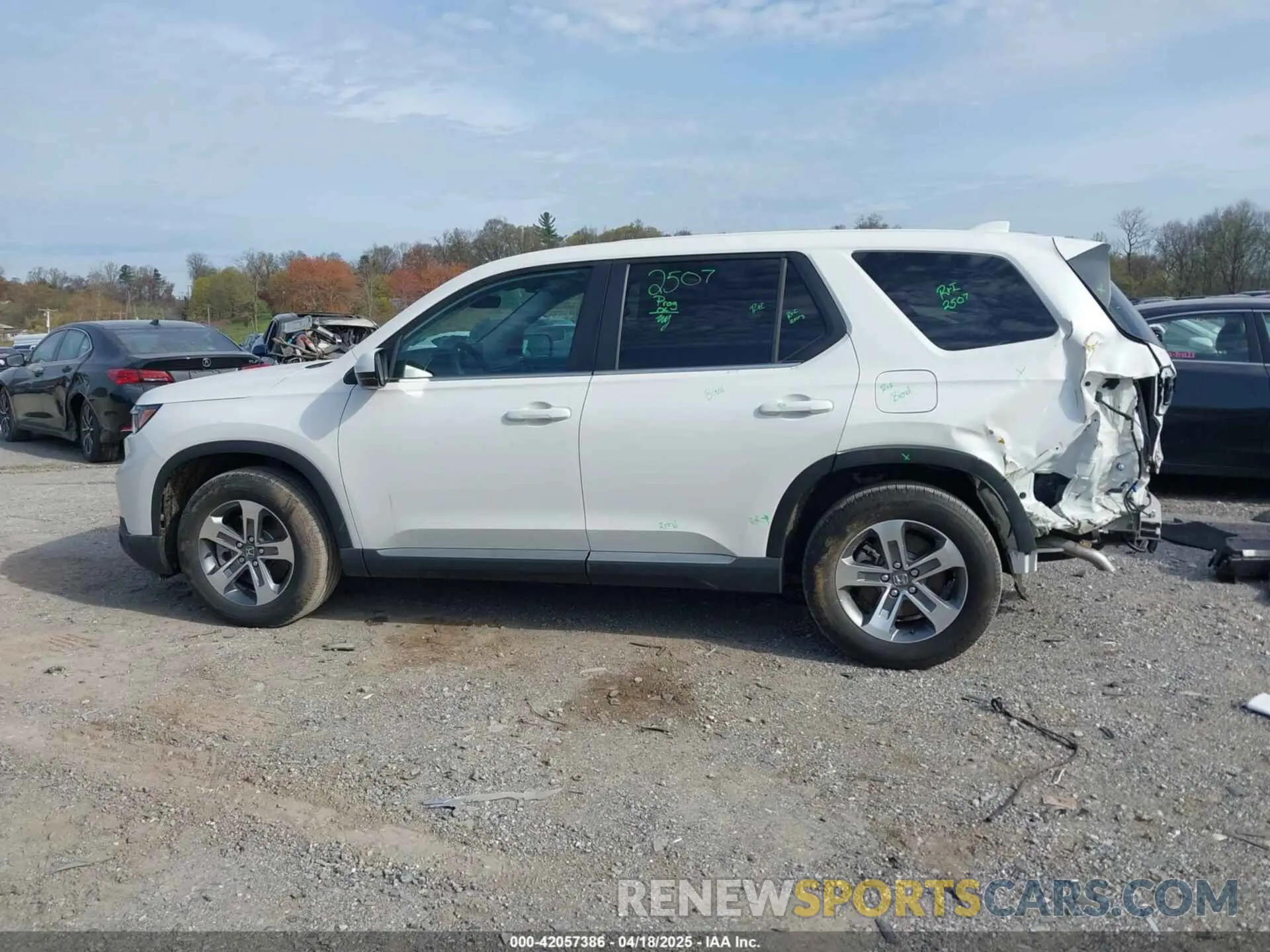 15 fotografías del automóvil dañado 5FNYG1H45SB041515 HONDA PILOT 2025