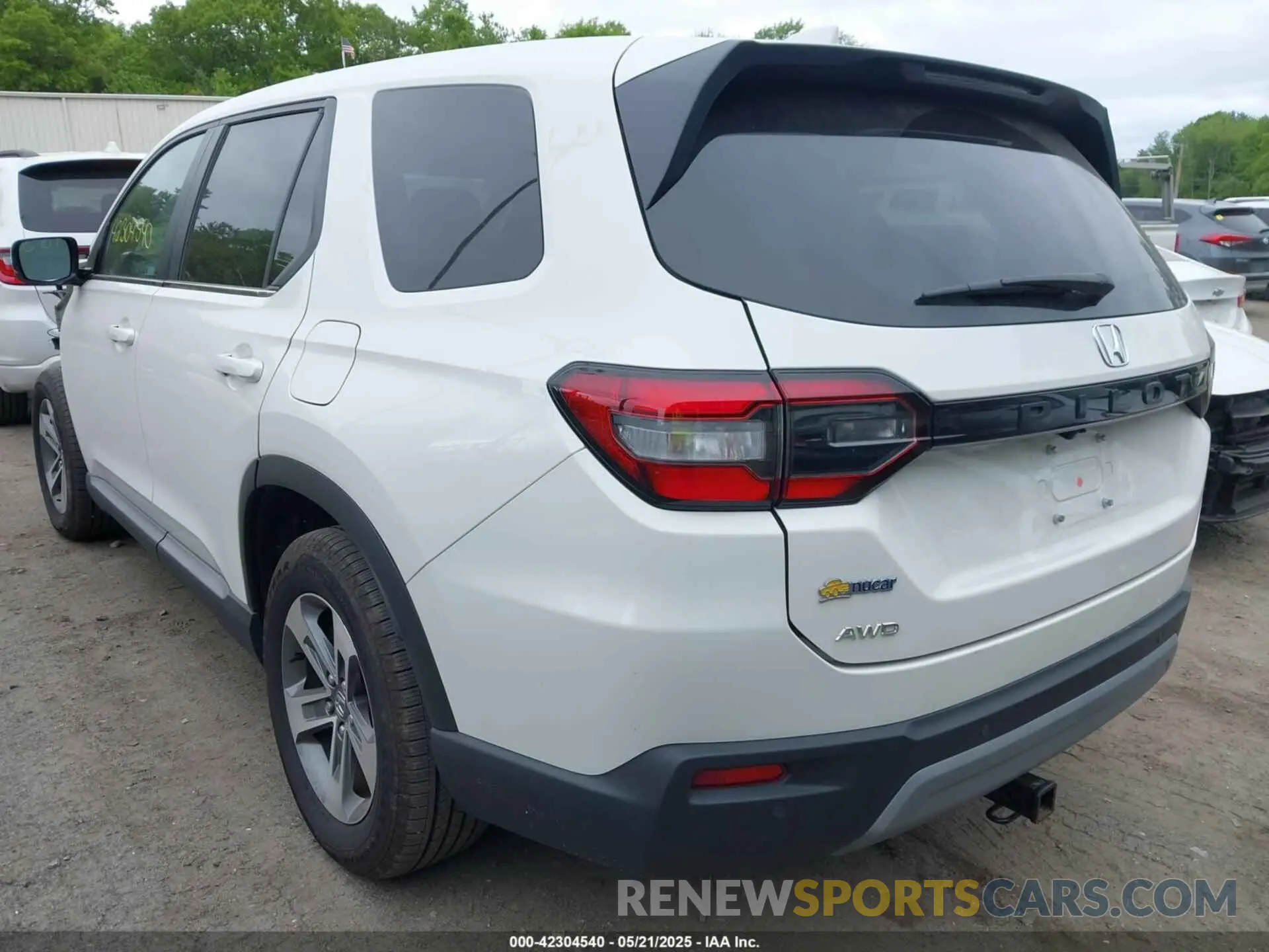 3 fotografías del automóvil dañado 5FNYG1H46SB029101 HONDA PILOT 2025