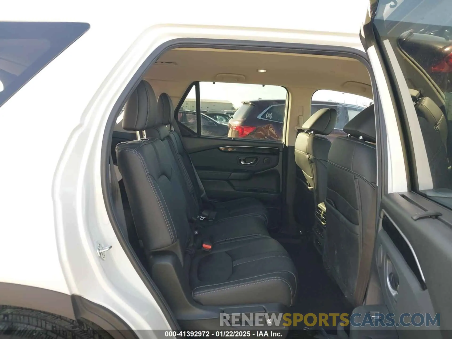 8 fotografías del automóvil dañado 5FNYG1H46SB052961 HONDA PILOT 2025