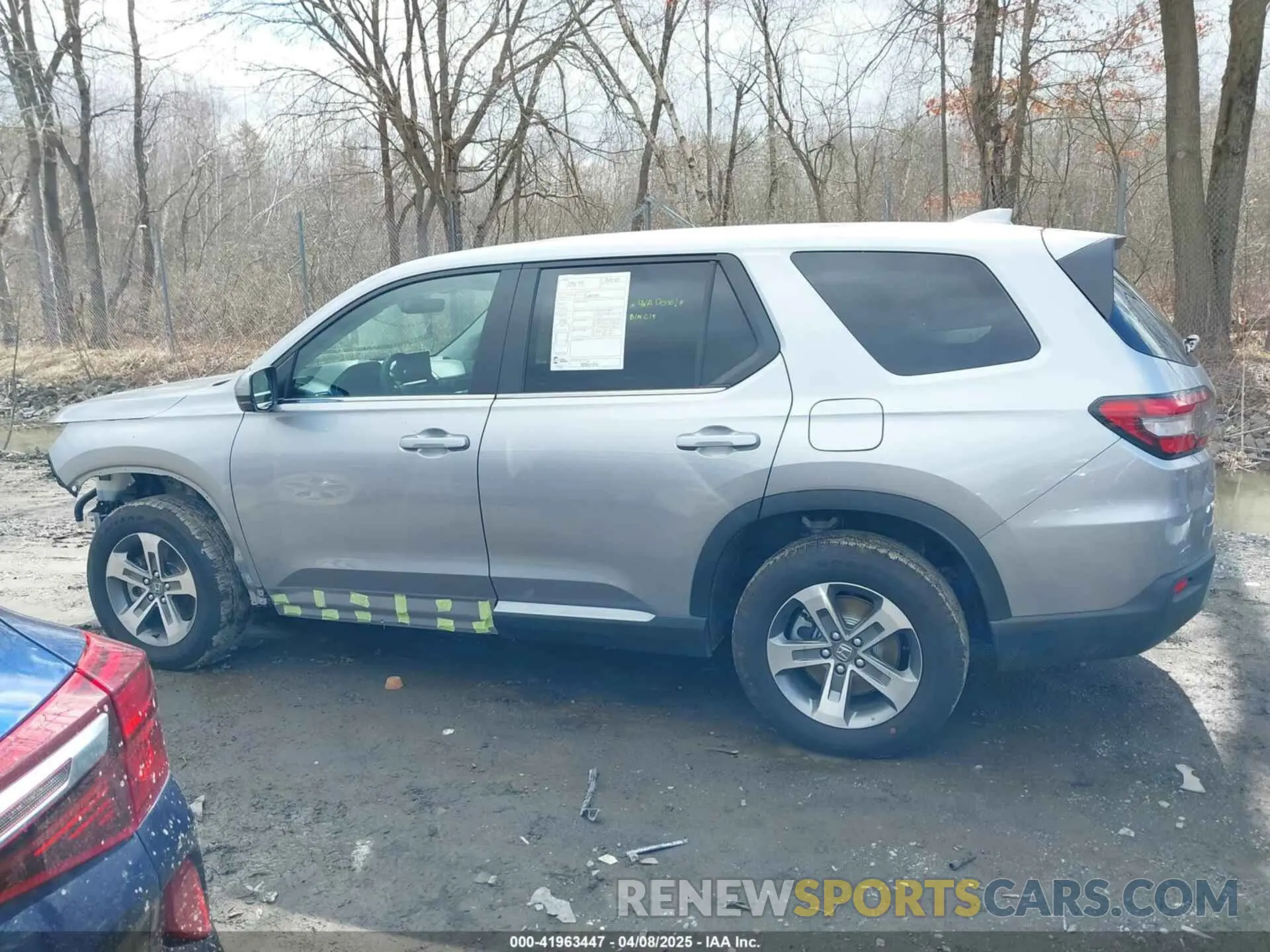 15 fotografías del automóvil dañado 5FNYG1H47SB109183 HONDA PILOT 2025