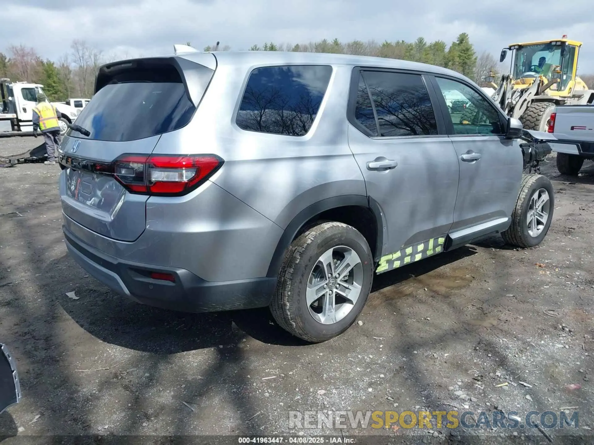 4 fotografías del automóvil dañado 5FNYG1H47SB109183 HONDA PILOT 2025