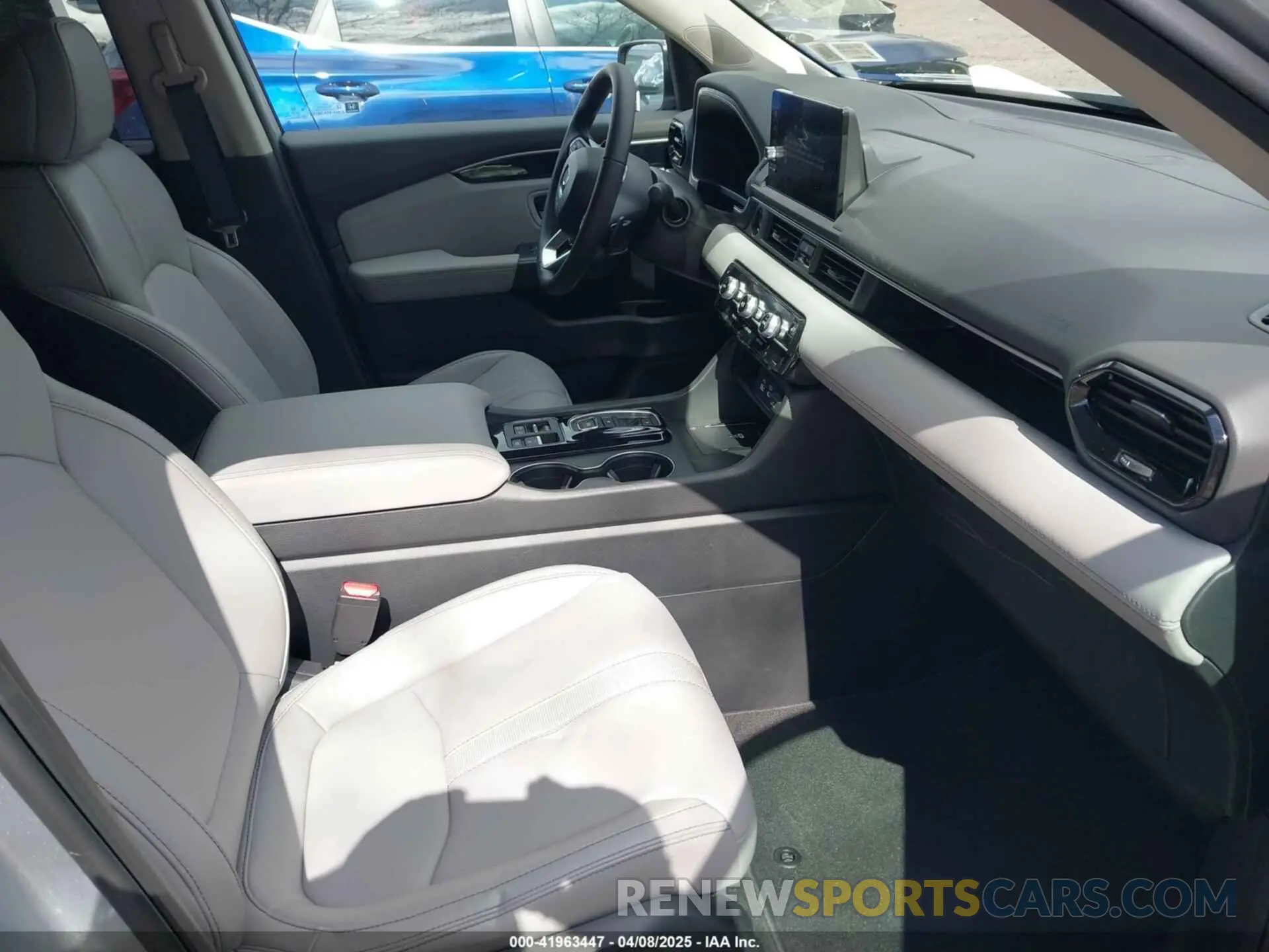 5 fotografías del automóvil dañado 5FNYG1H47SB109183 HONDA PILOT 2025