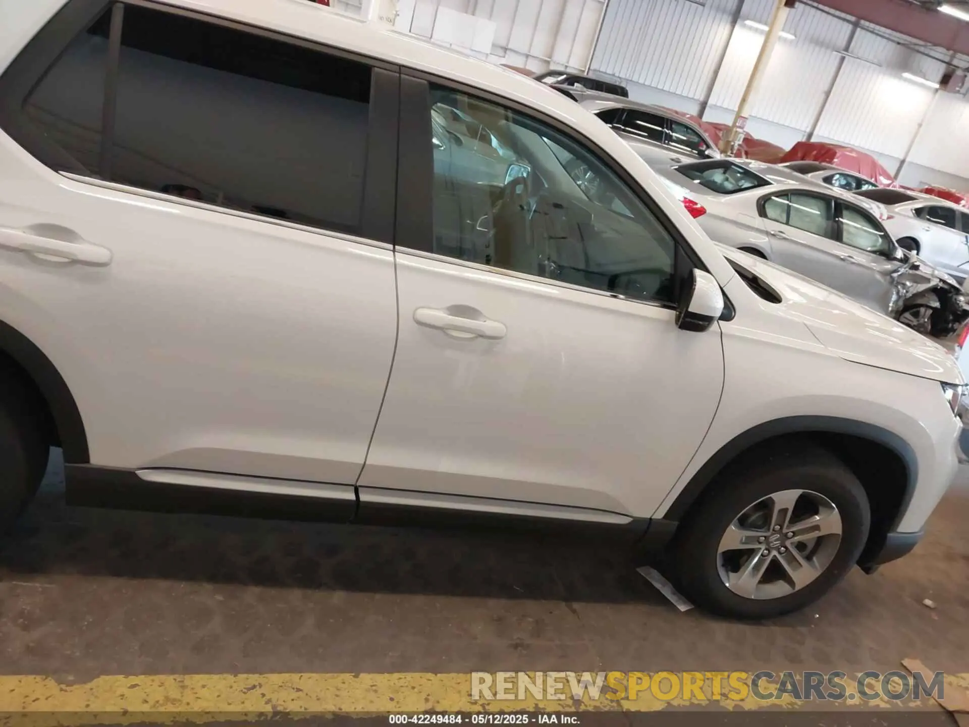 13 fotografías del automóvil dañado 5FNYG1H49SB097666 HONDA PILOT 2025