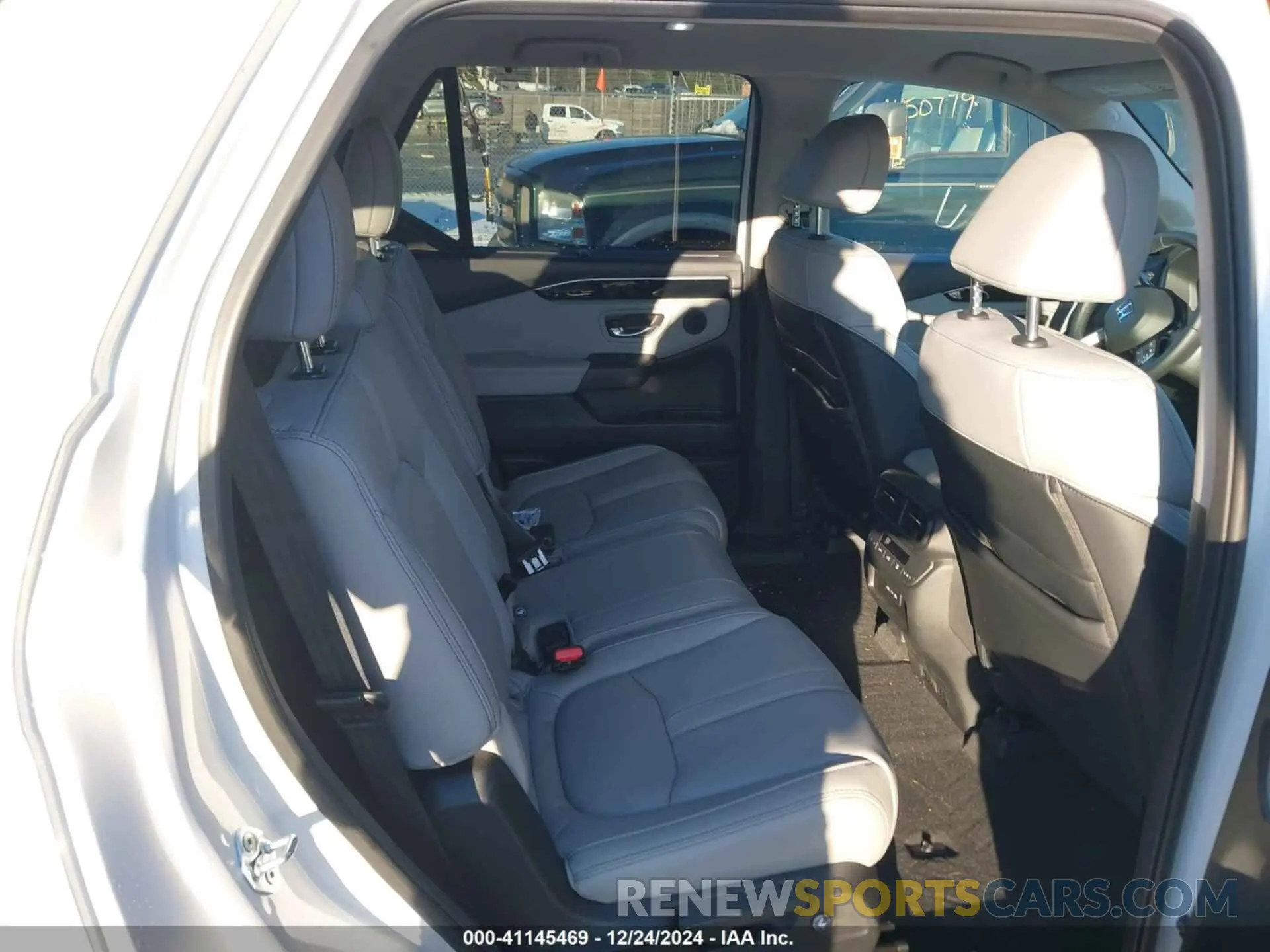 8 fotografías del automóvil dañado 5FNYG1H4XSB056396 HONDA PILOT 2025