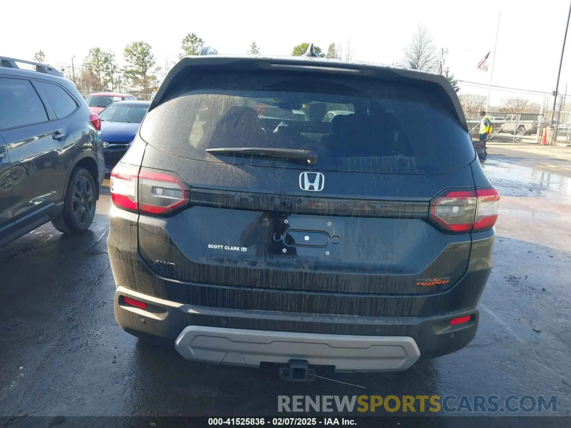 16 fotografías del automóvil dañado 5FNYG1H60SB059342 HONDA PILOT 2025