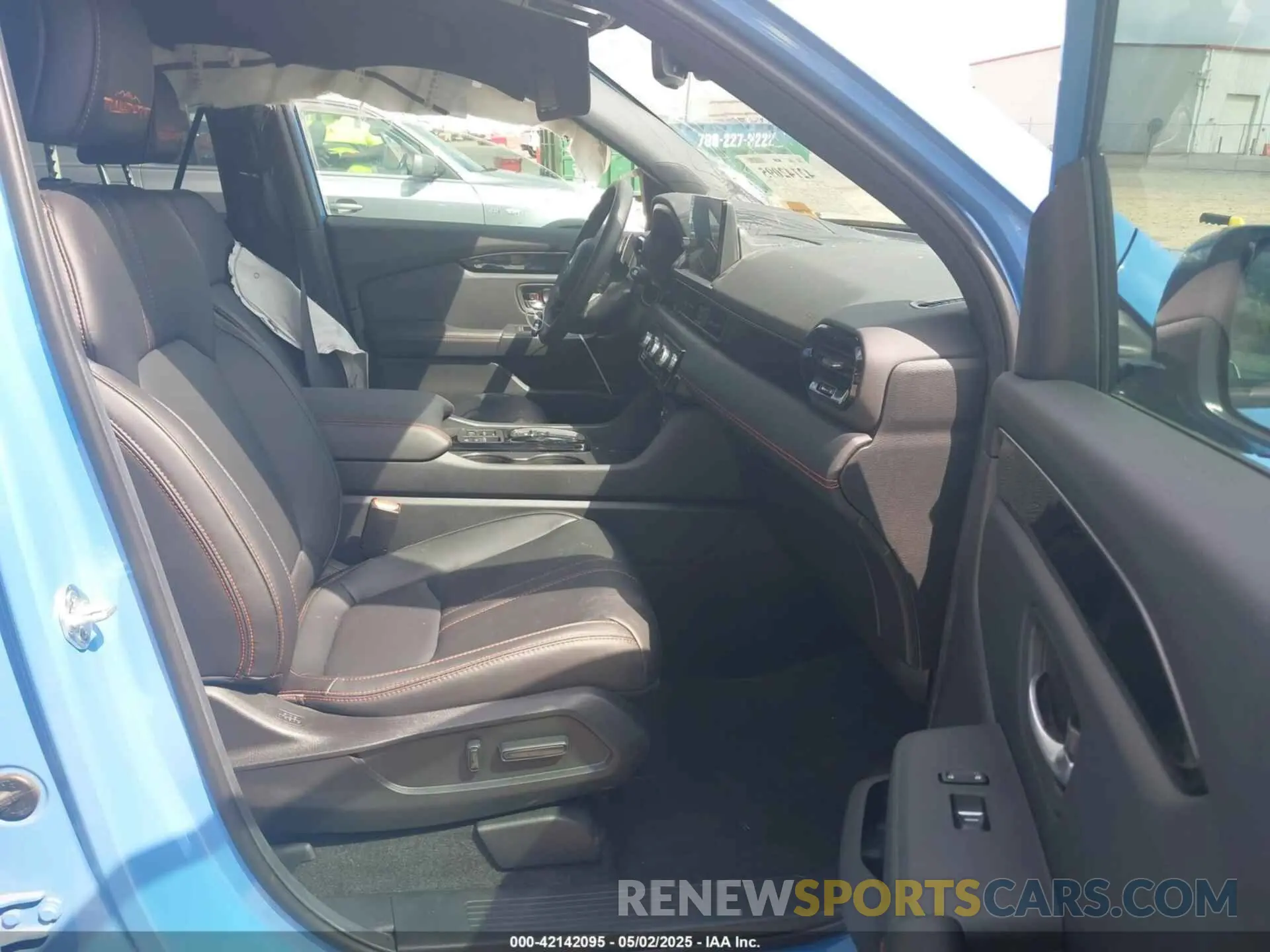 5 fotografías del automóvil dañado 5FNYG1H65SB025896 HONDA PILOT 2025