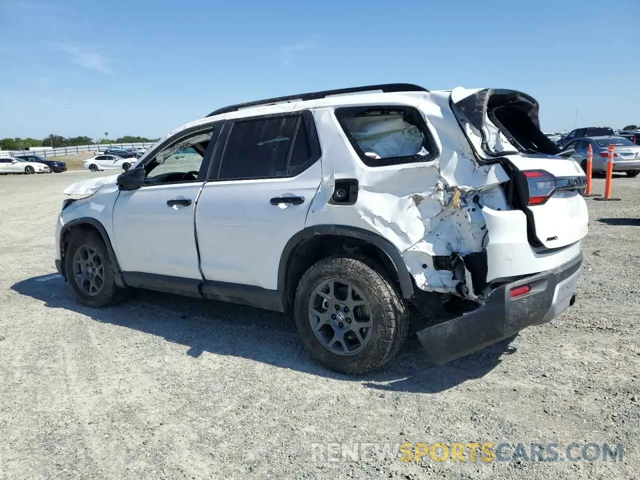 2 fotografías del automóvil dañado 5FNYG1H66SB086223 HONDA PILOT 2025