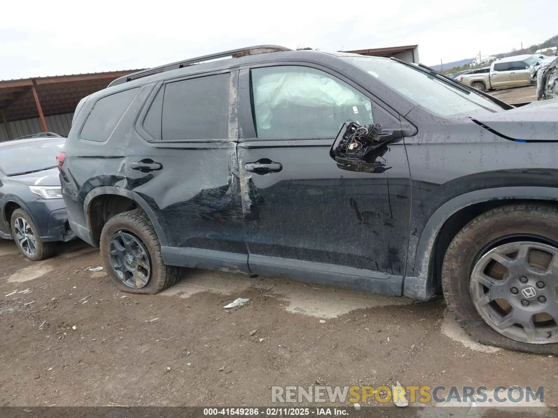 14 fotografías del automóvil dañado 5FNYG1H67SB039458 HONDA PILOT 2025