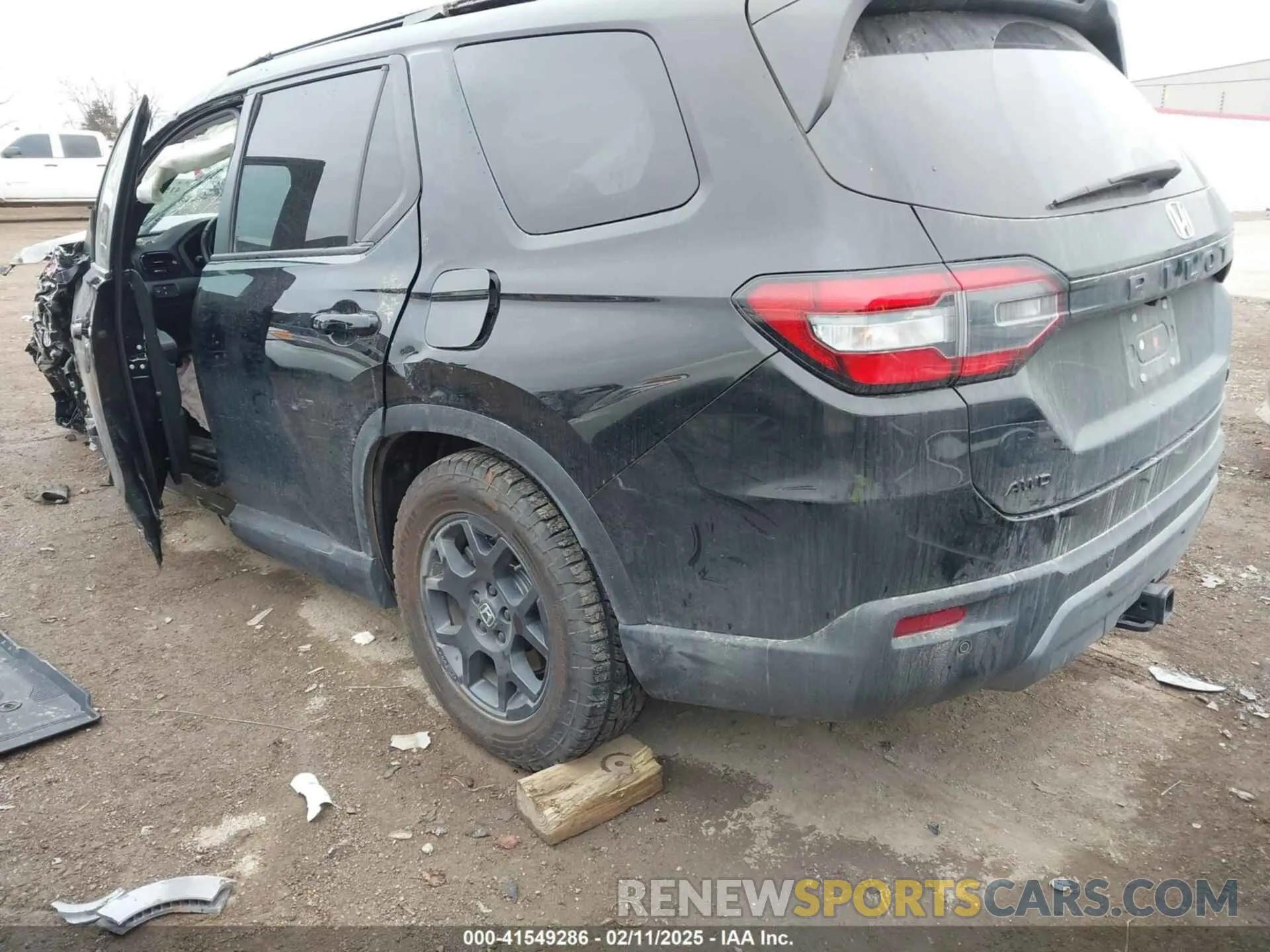 3 fotografías del automóvil dañado 5FNYG1H67SB039458 HONDA PILOT 2025
