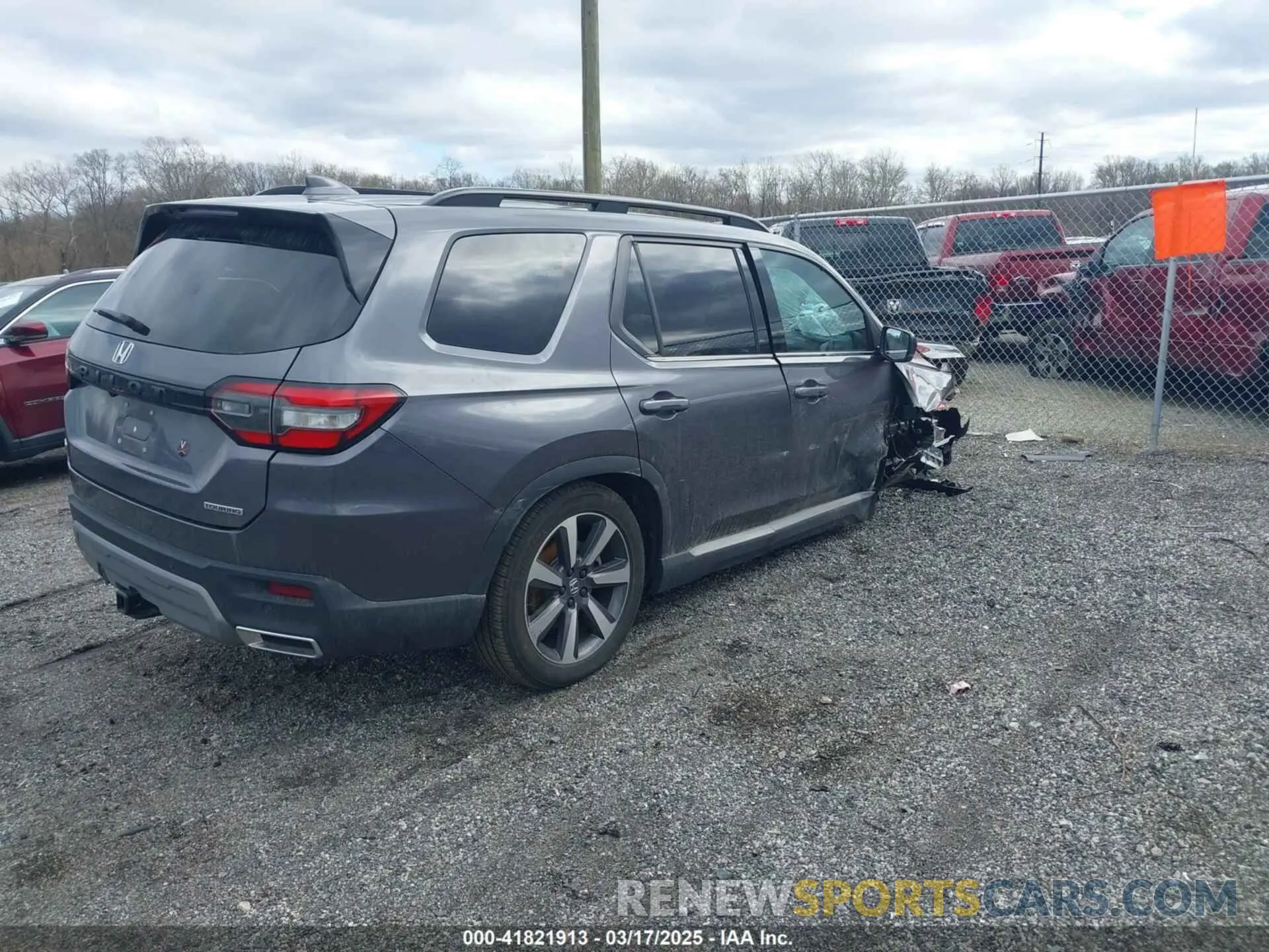 4 fotografías del automóvil dañado 5FNYG1H70SB011350 HONDA PILOT 2025