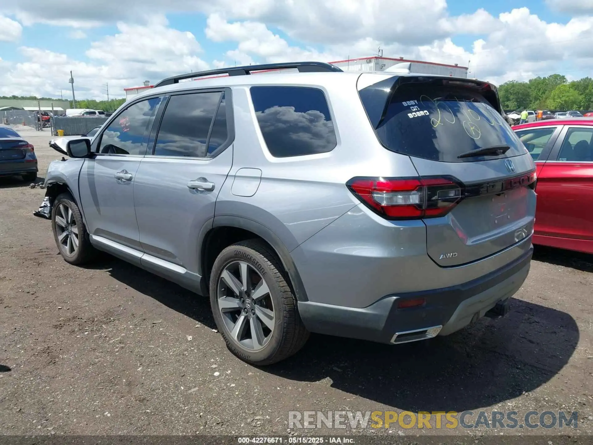 3 fotografías del automóvil dañado 5FNYG1H73SB026649 HONDA PILOT 2025
