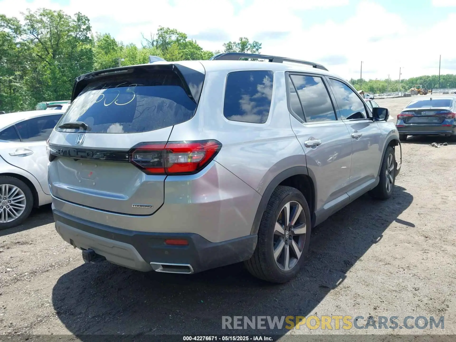 4 fotografías del automóvil dañado 5FNYG1H73SB026649 HONDA PILOT 2025