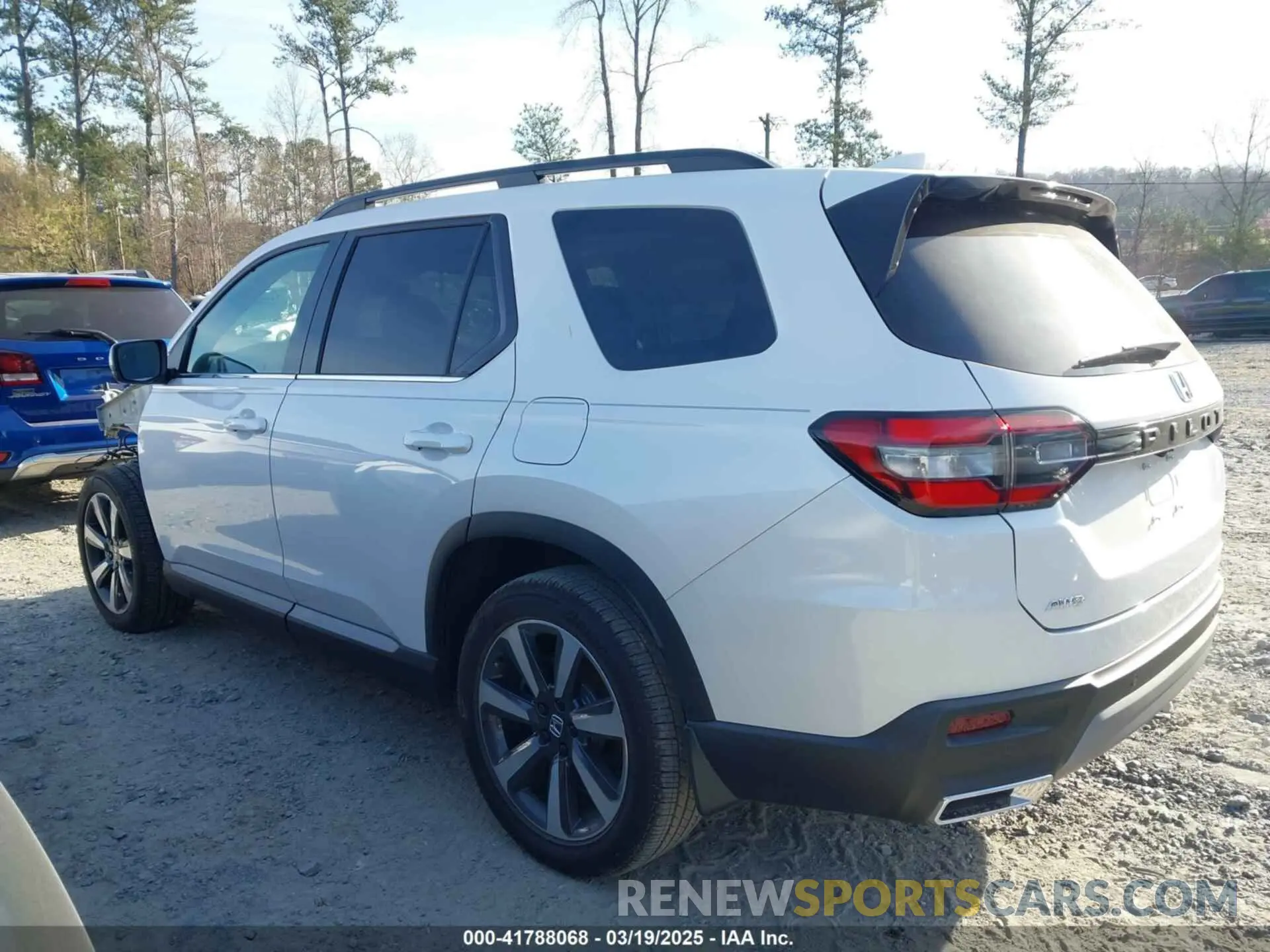 14 fotografías del automóvil dañado 5FNYG1H74SB041970 HONDA PILOT 2025