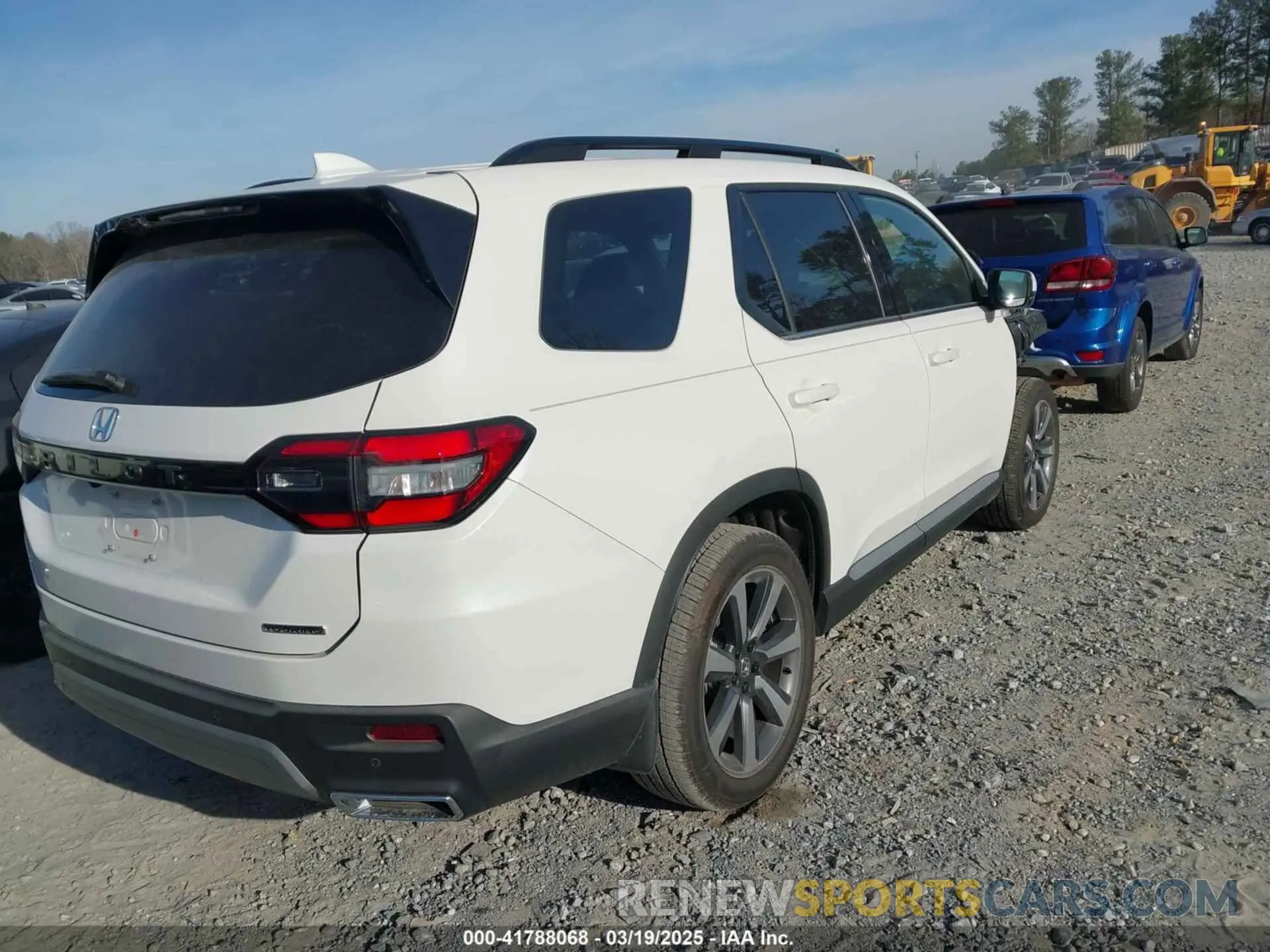 4 fotografías del automóvil dañado 5FNYG1H74SB041970 HONDA PILOT 2025