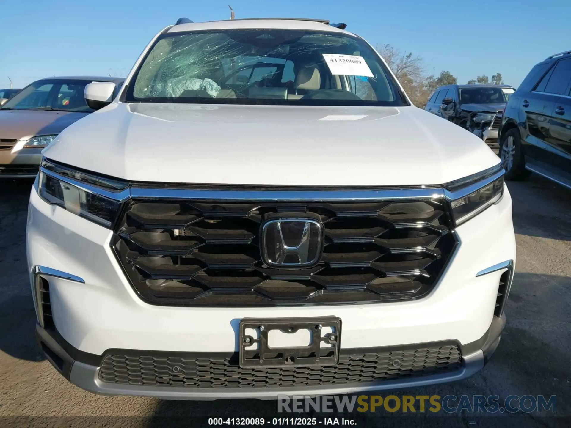 13 fotografías del automóvil dañado 5FNYG1H76SB010588 HONDA PILOT 2025