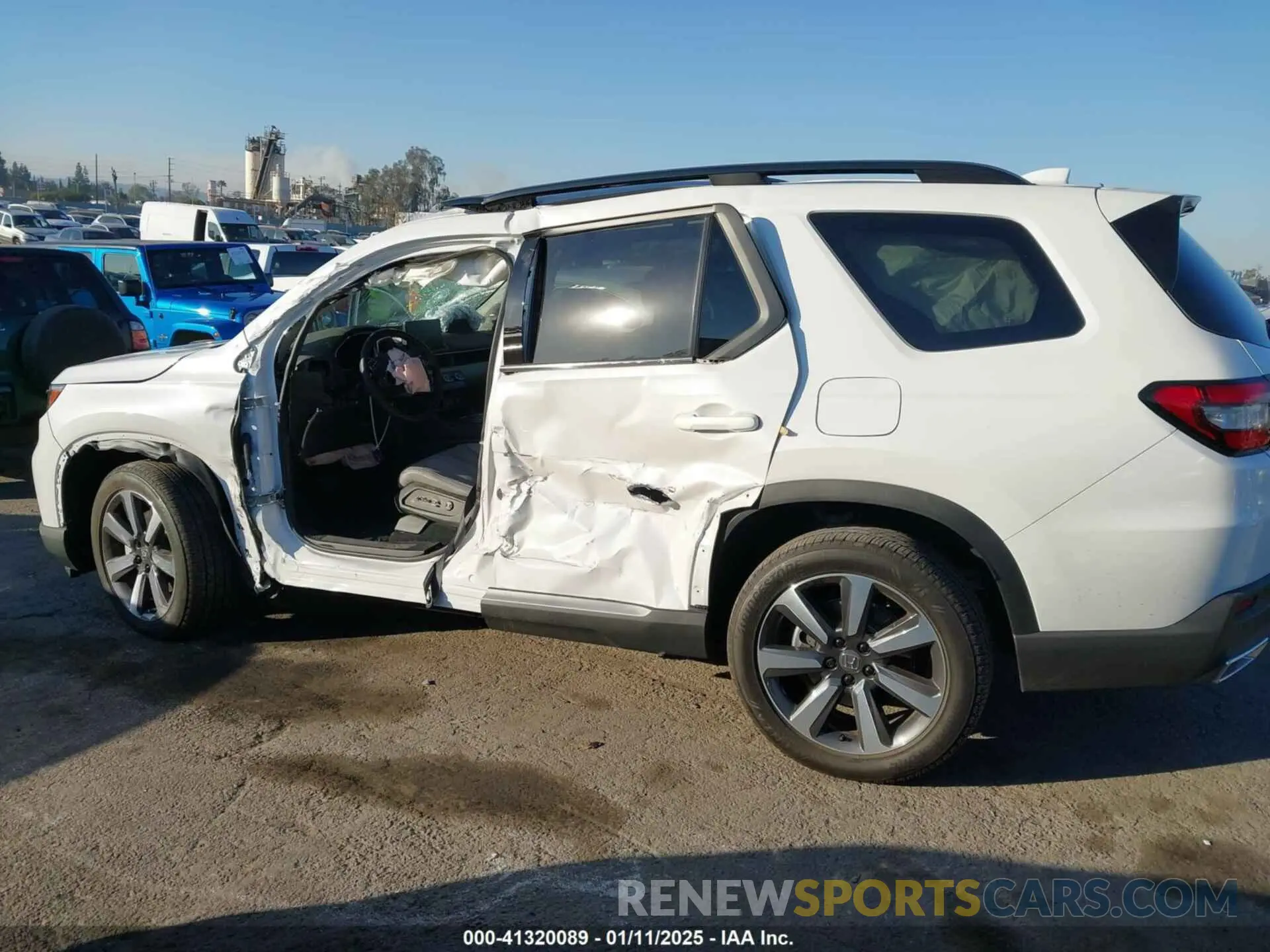 15 fotografías del automóvil dañado 5FNYG1H76SB010588 HONDA PILOT 2025