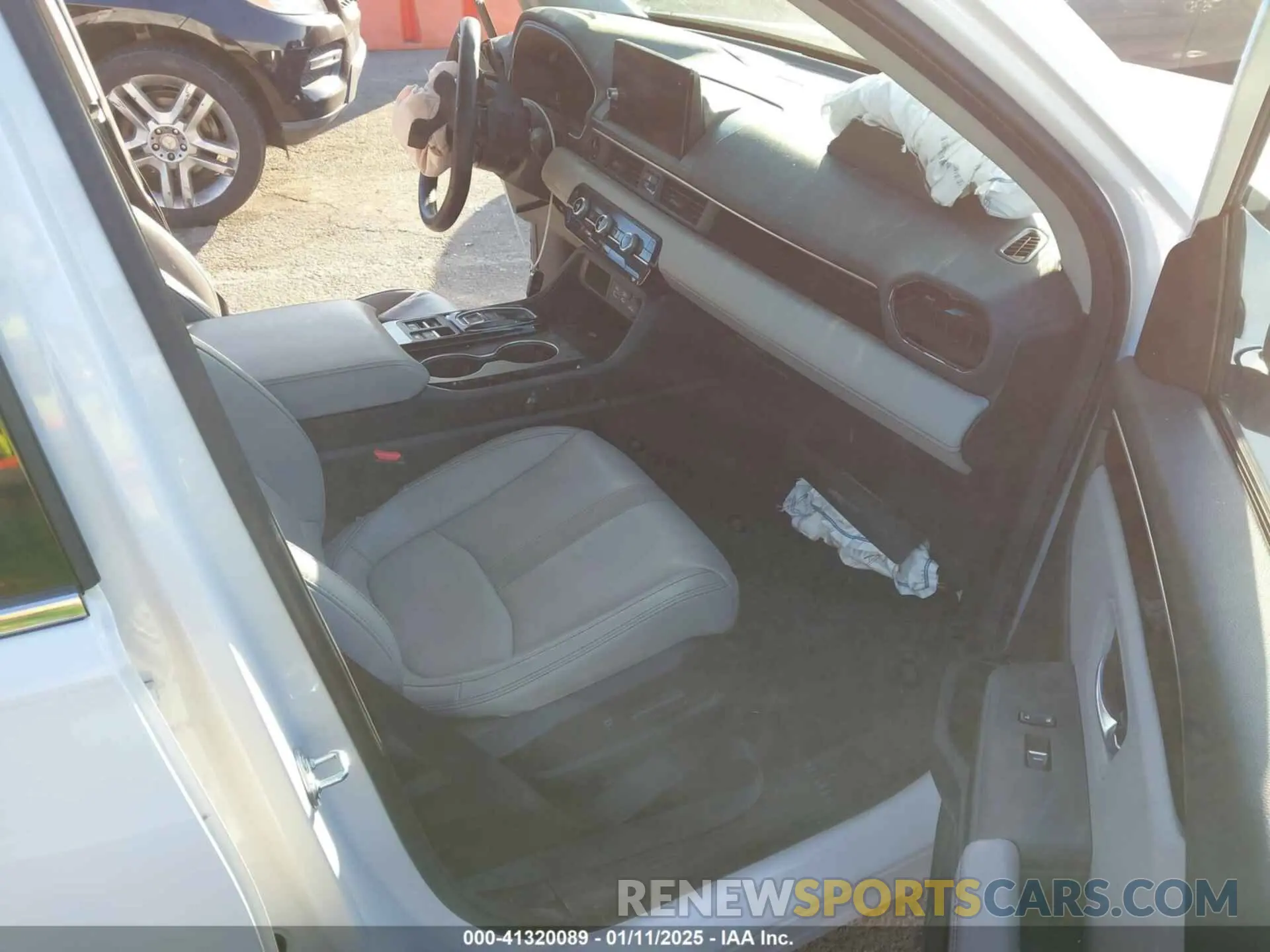 5 fotografías del automóvil dañado 5FNYG1H76SB010588 HONDA PILOT 2025