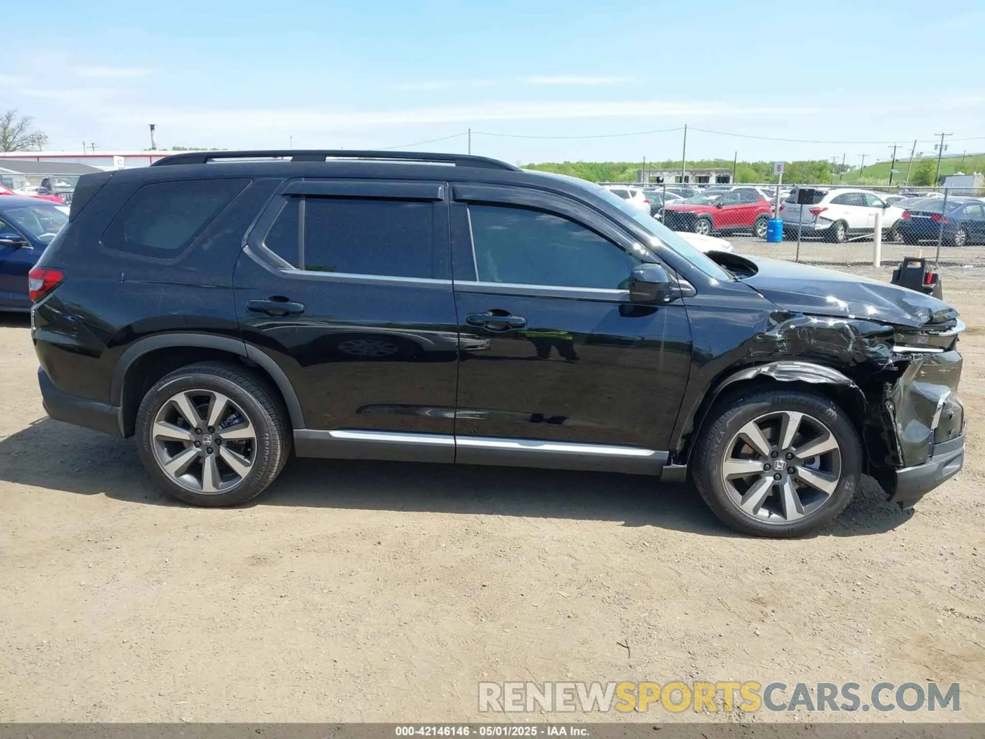 14 fotografías del automóvil dañado 5FNYG1H78SB076429 HONDA PILOT 2025