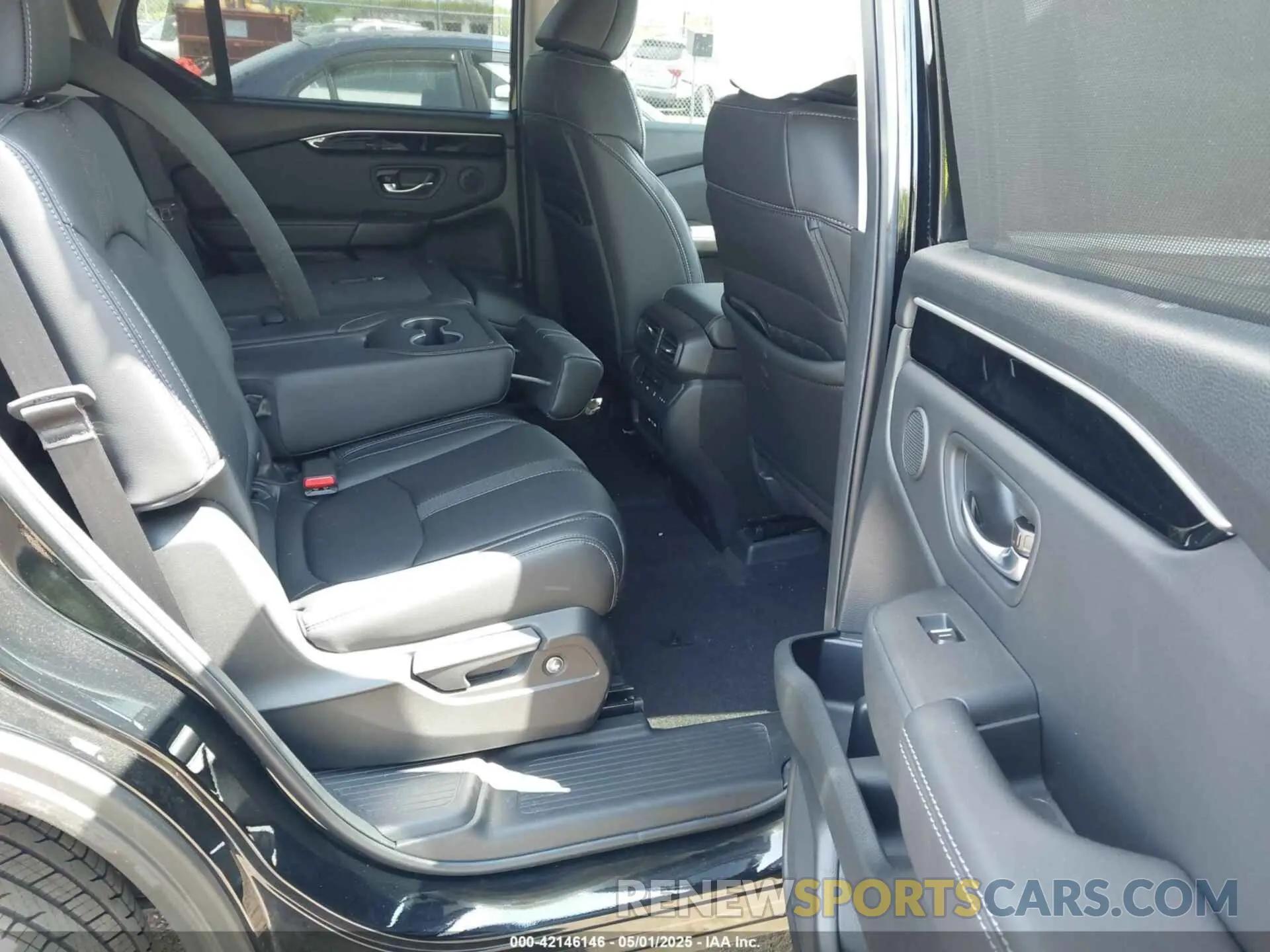 8 fotografías del automóvil dañado 5FNYG1H78SB076429 HONDA PILOT 2025