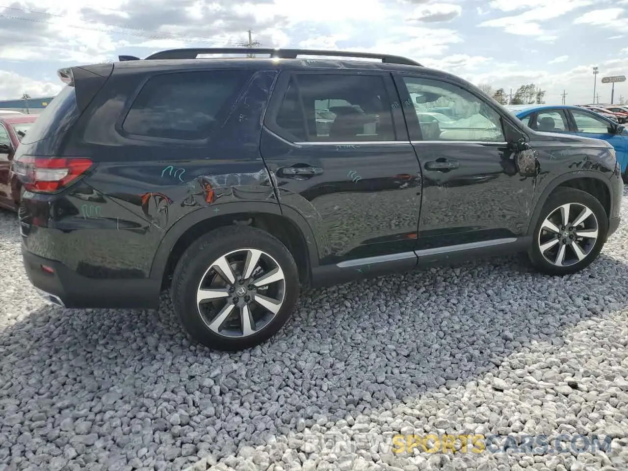 3 fotografías del automóvil dañado 5FNYG1H80SB017402 HONDA PILOT 2025