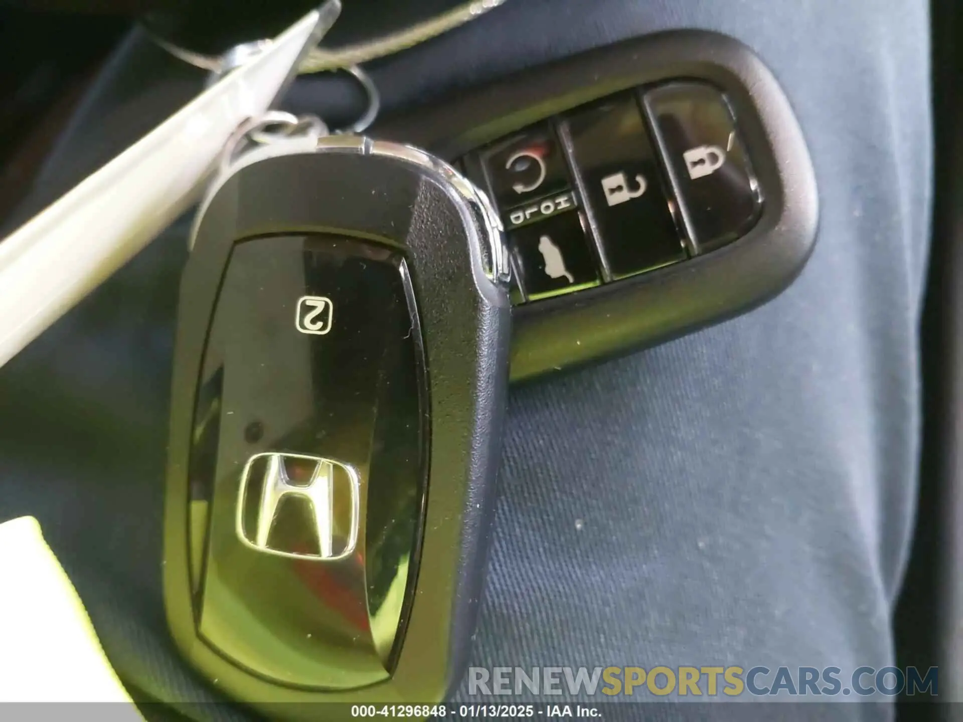 11 fotografías del automóvil dañado 5FNYG1H82SB020687 HONDA PILOT 2025