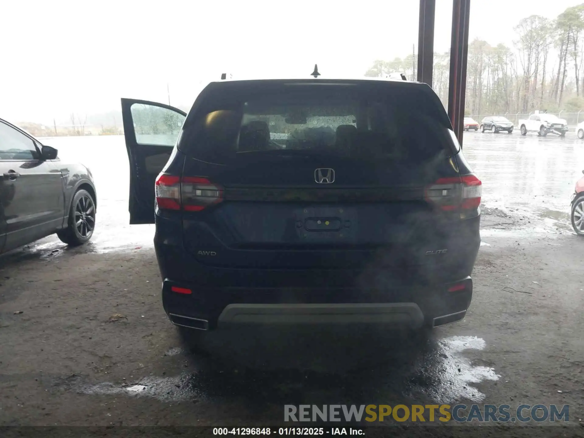 16 fotografías del automóvil dañado 5FNYG1H82SB020687 HONDA PILOT 2025