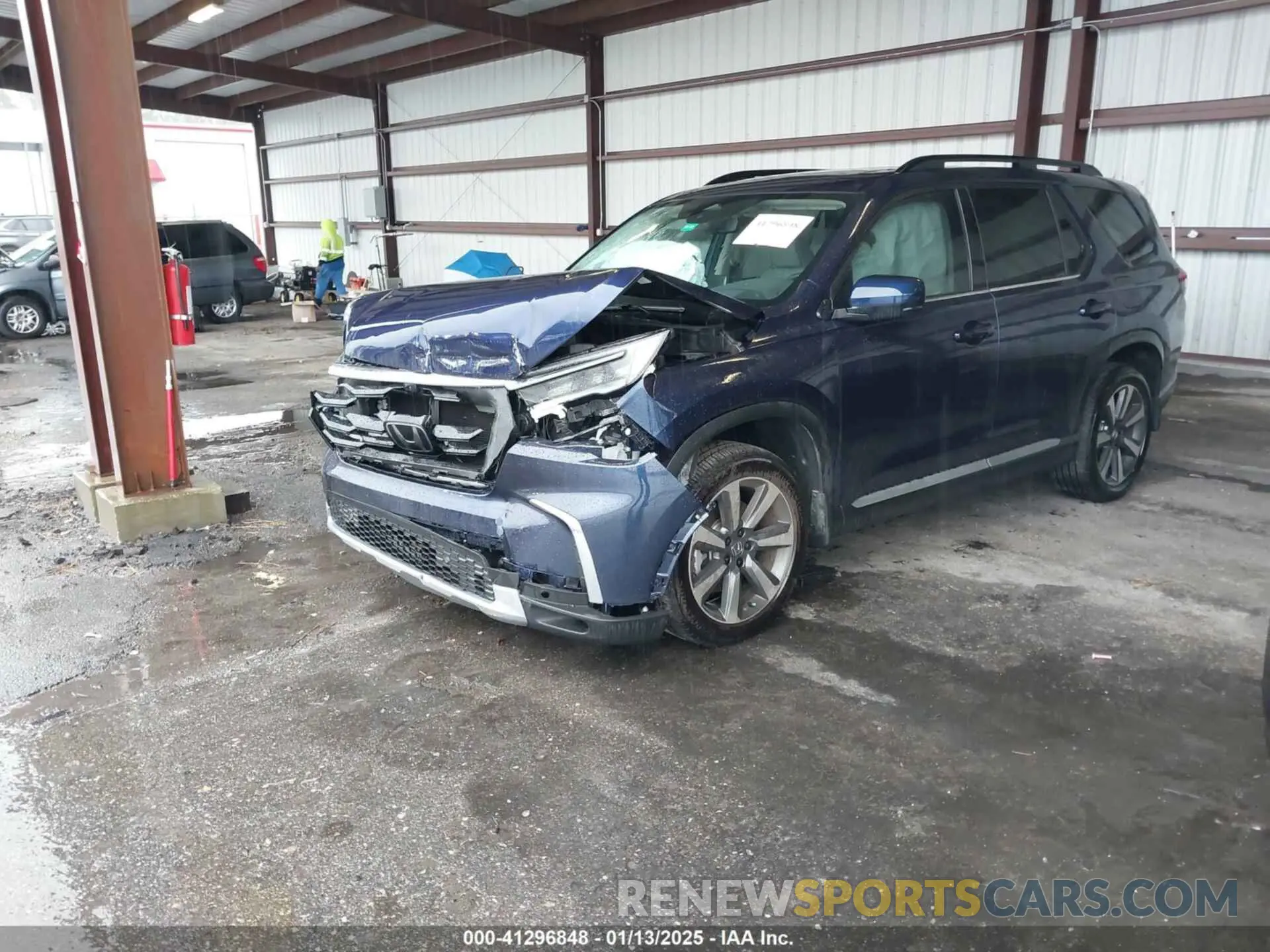 2 fotografías del automóvil dañado 5FNYG1H82SB020687 HONDA PILOT 2025