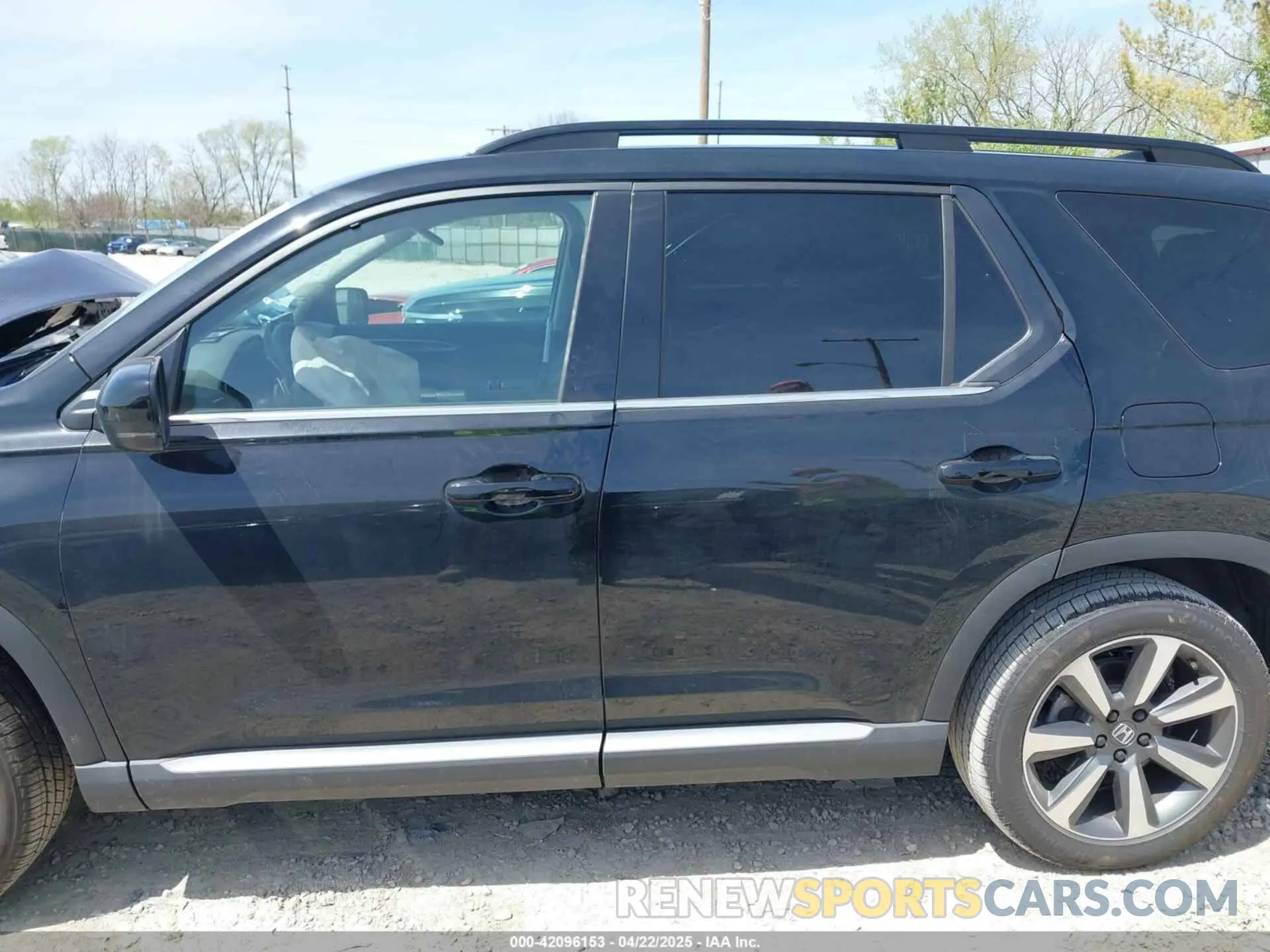 14 fotografías del automóvil dañado 5FNYG1H82SB094112 HONDA PILOT 2025