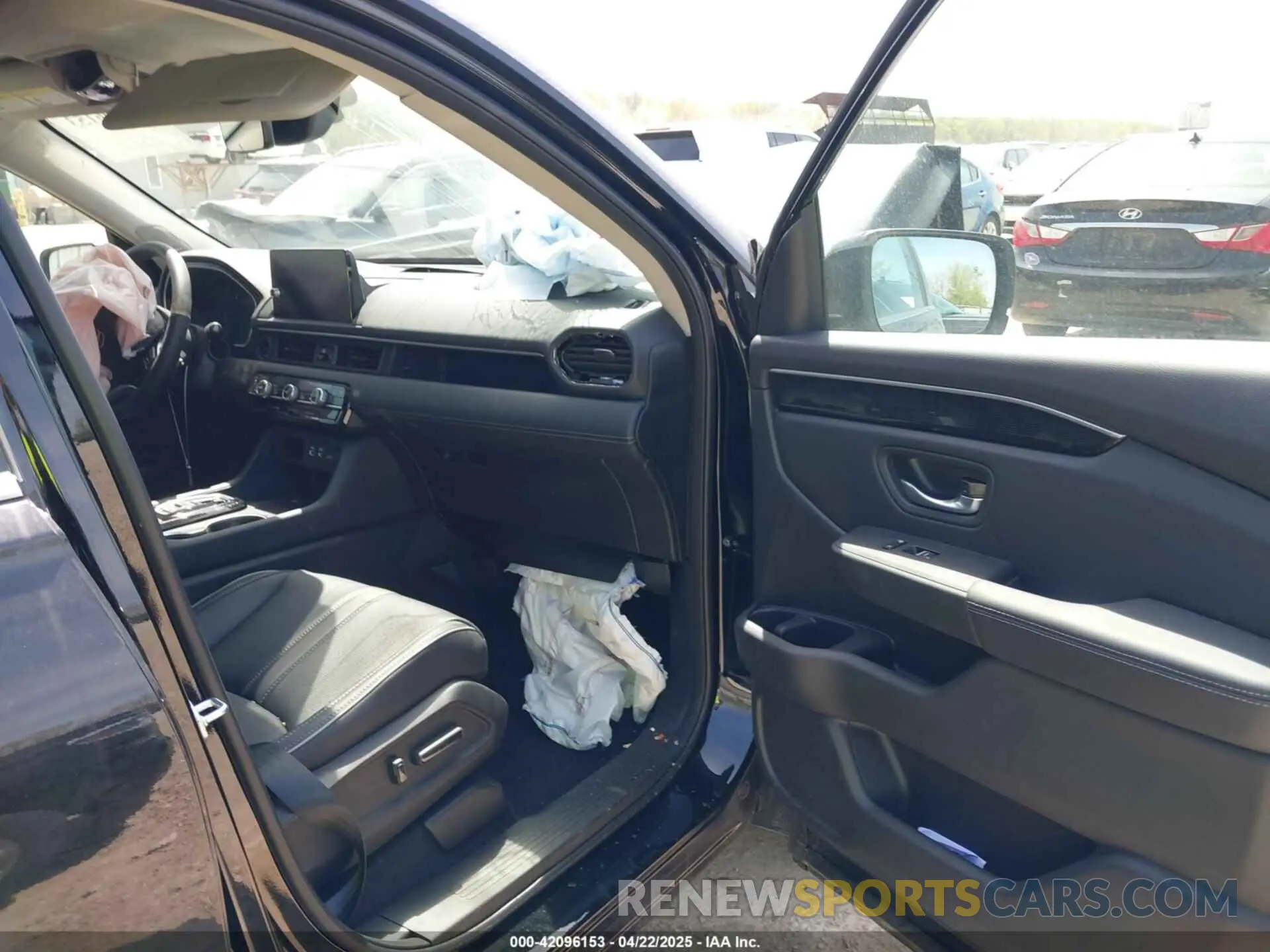 5 fotografías del automóvil dañado 5FNYG1H82SB094112 HONDA PILOT 2025