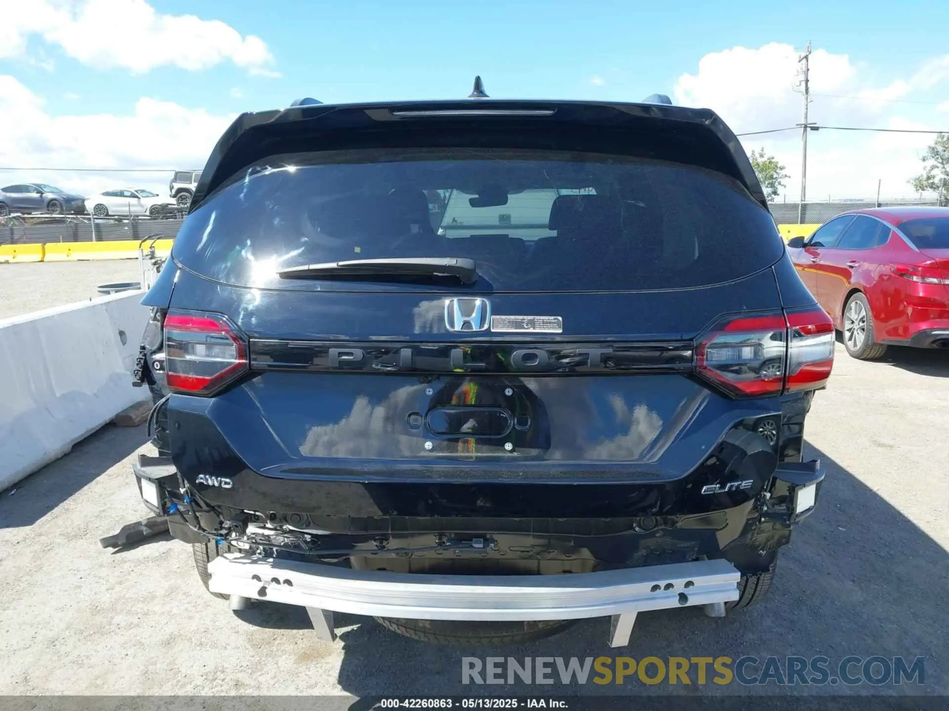 17 fotografías del automóvil dañado 5FNYG1H86SB005190 HONDA PILOT 2025
