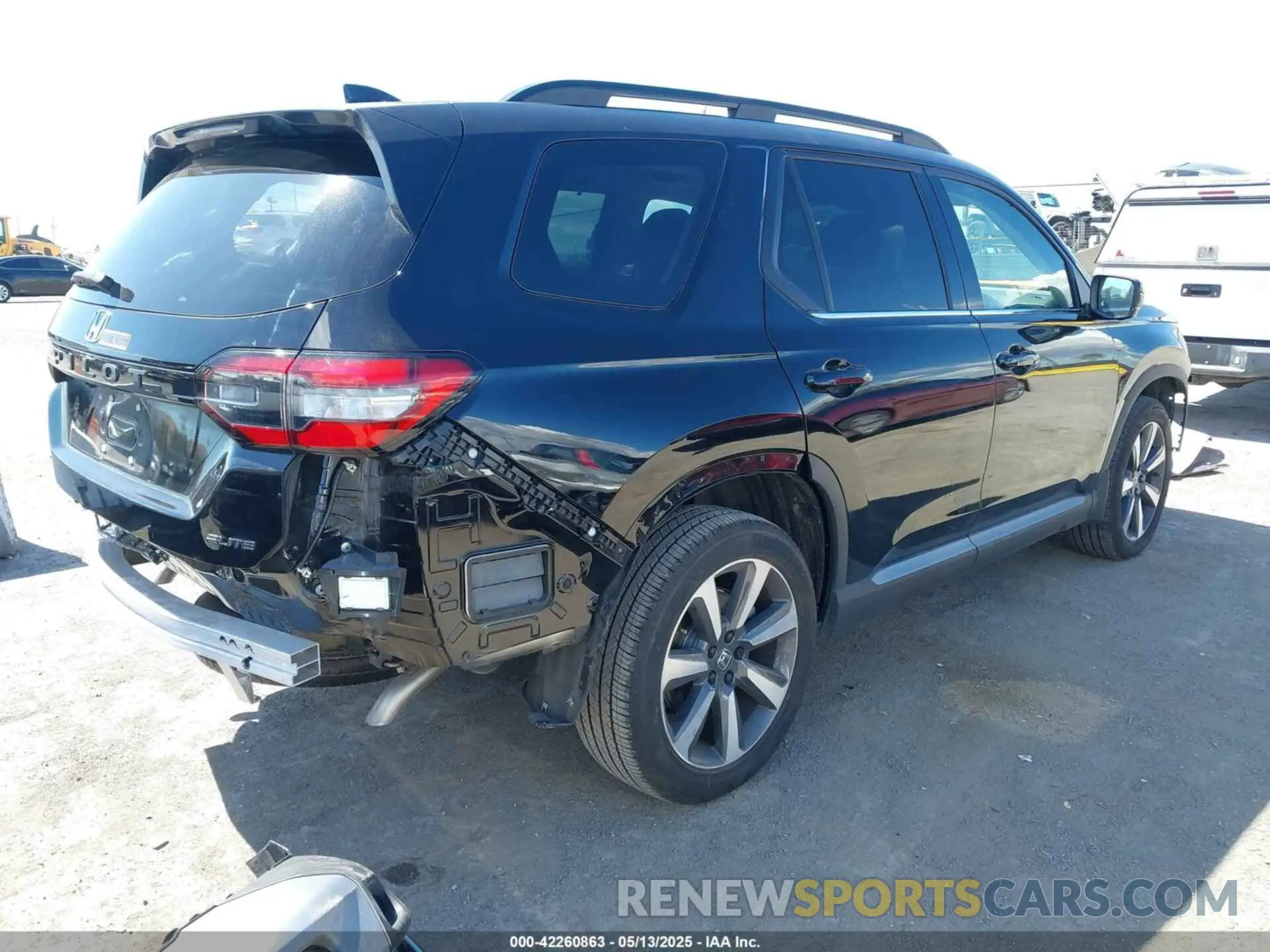 4 fotografías del automóvil dañado 5FNYG1H86SB005190 HONDA PILOT 2025