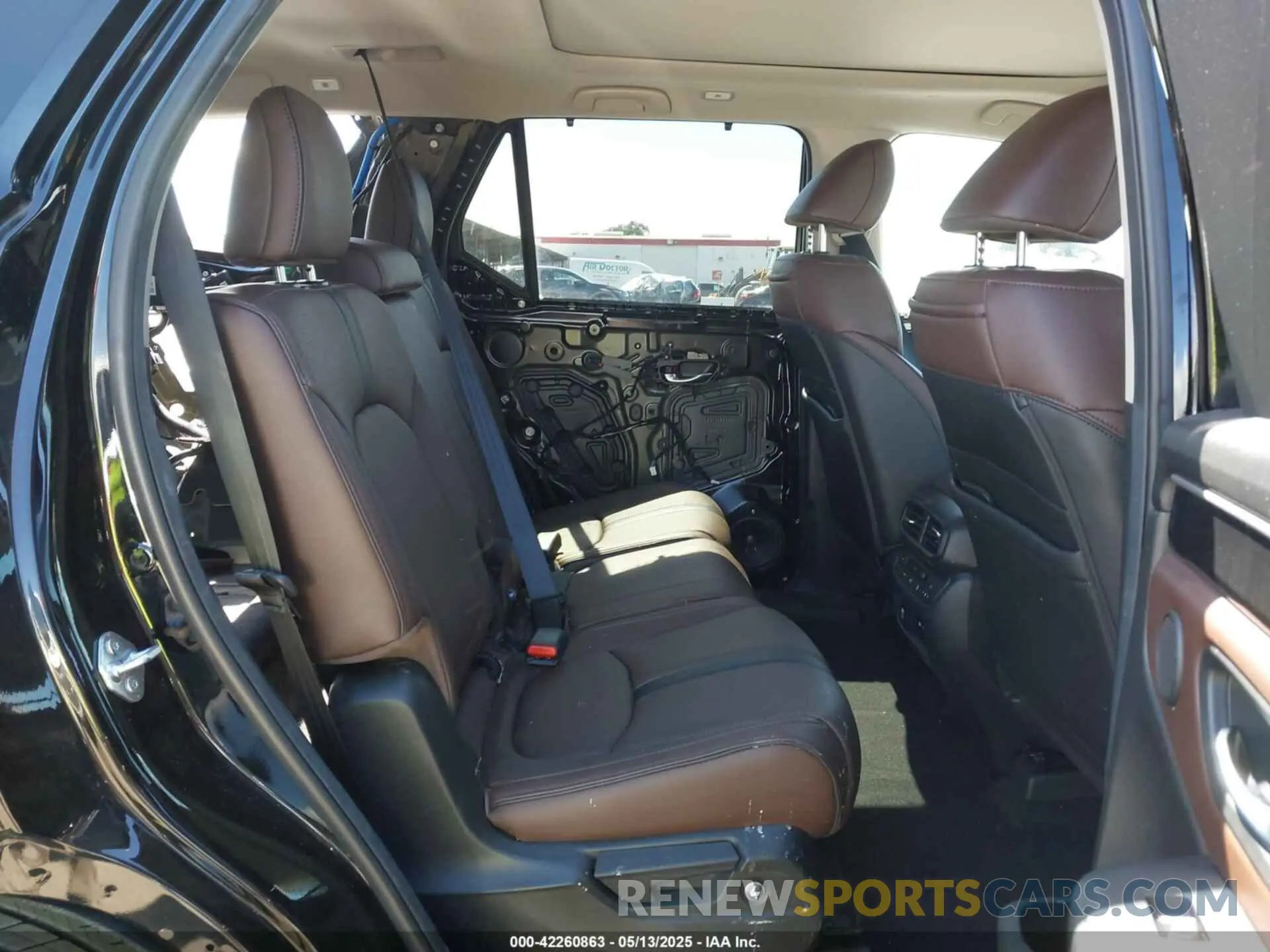 8 fotografías del automóvil dañado 5FNYG1H86SB005190 HONDA PILOT 2025