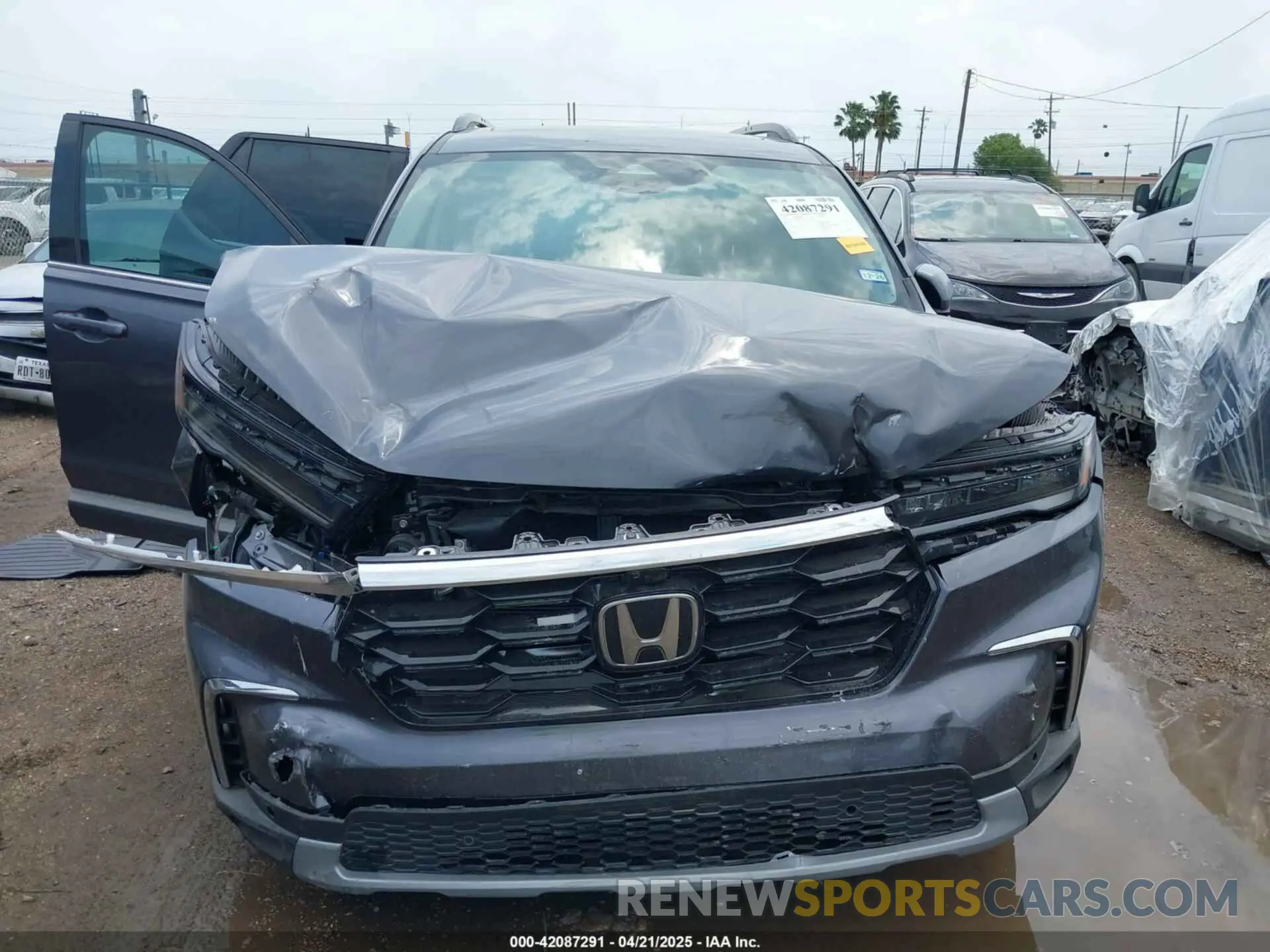 13 fotografías del automóvil dañado 5FNYG1H88SB070302 HONDA PILOT 2025