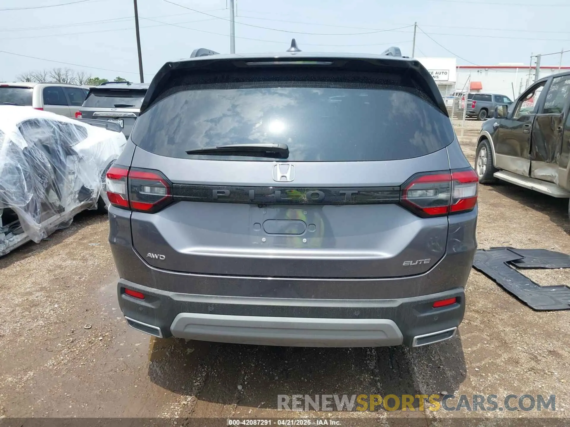 17 fotografías del automóvil dañado 5FNYG1H88SB070302 HONDA PILOT 2025
