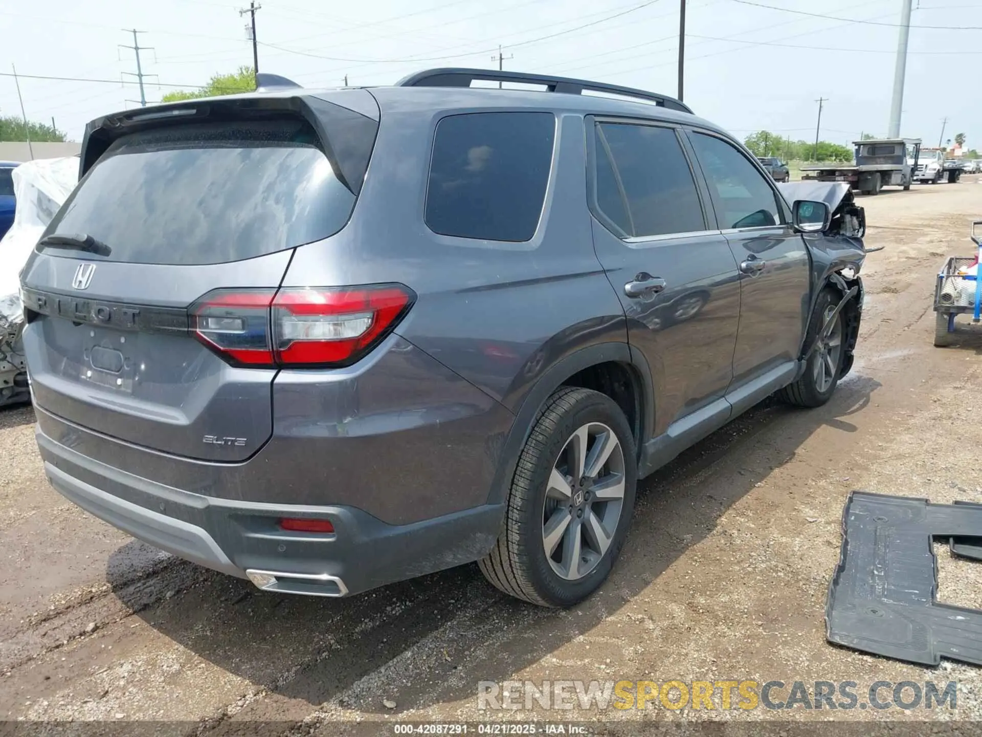 4 fotografías del automóvil dañado 5FNYG1H88SB070302 HONDA PILOT 2025