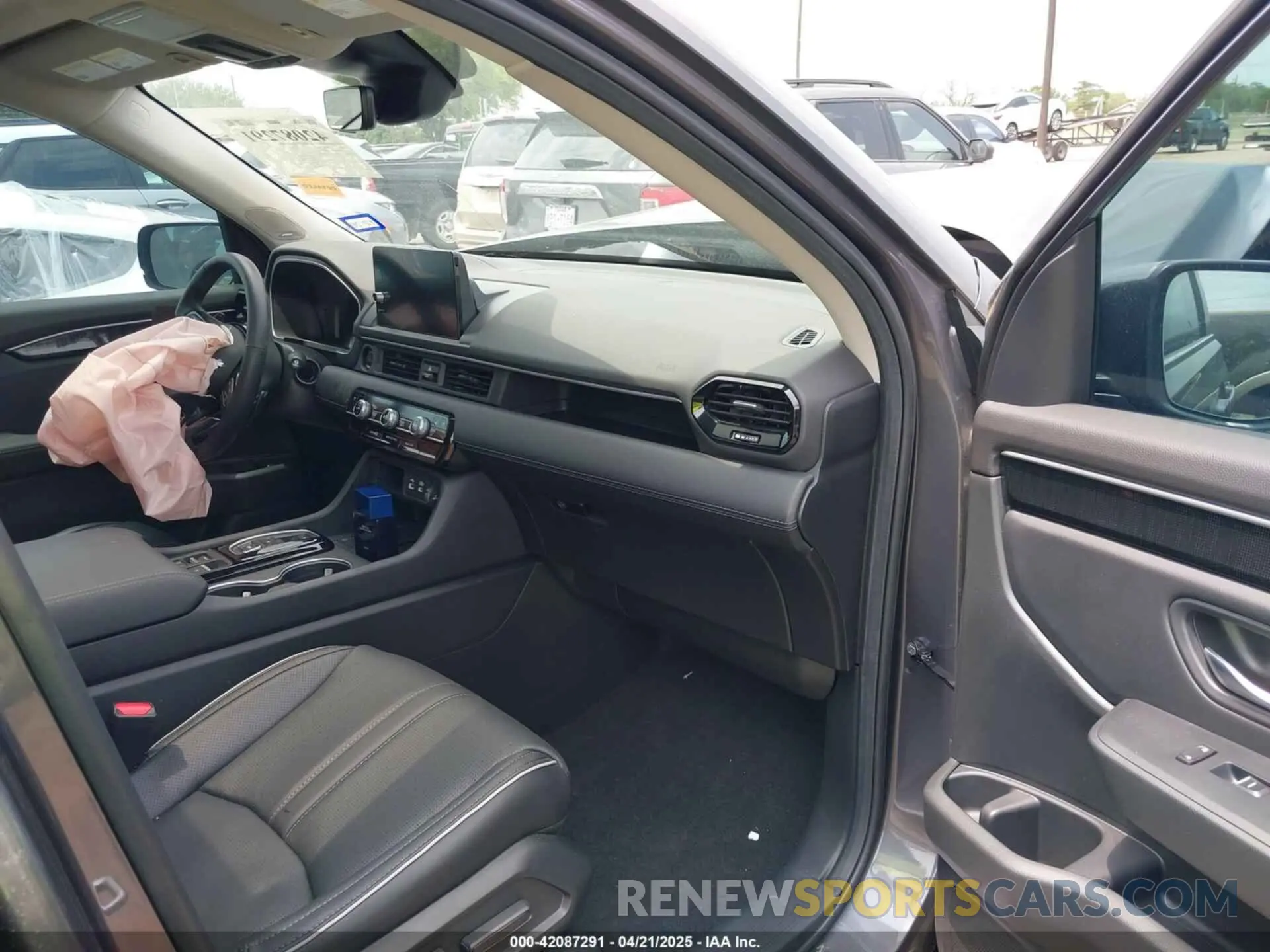 5 fotografías del automóvil dañado 5FNYG1H88SB070302 HONDA PILOT 2025