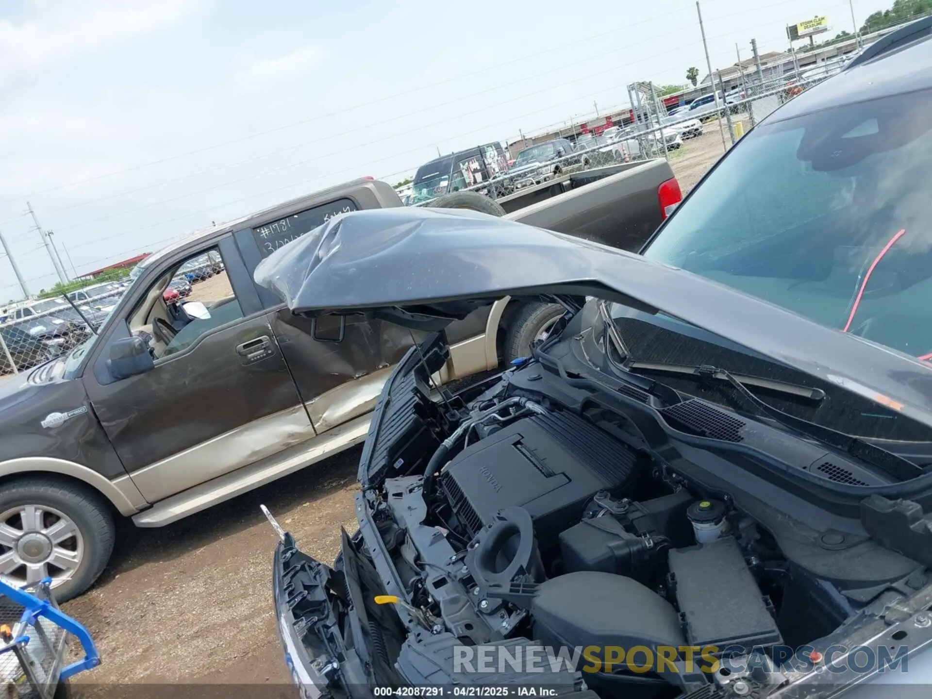 6 fotografías del automóvil dañado 5FNYG1H88SB070302 HONDA PILOT 2025