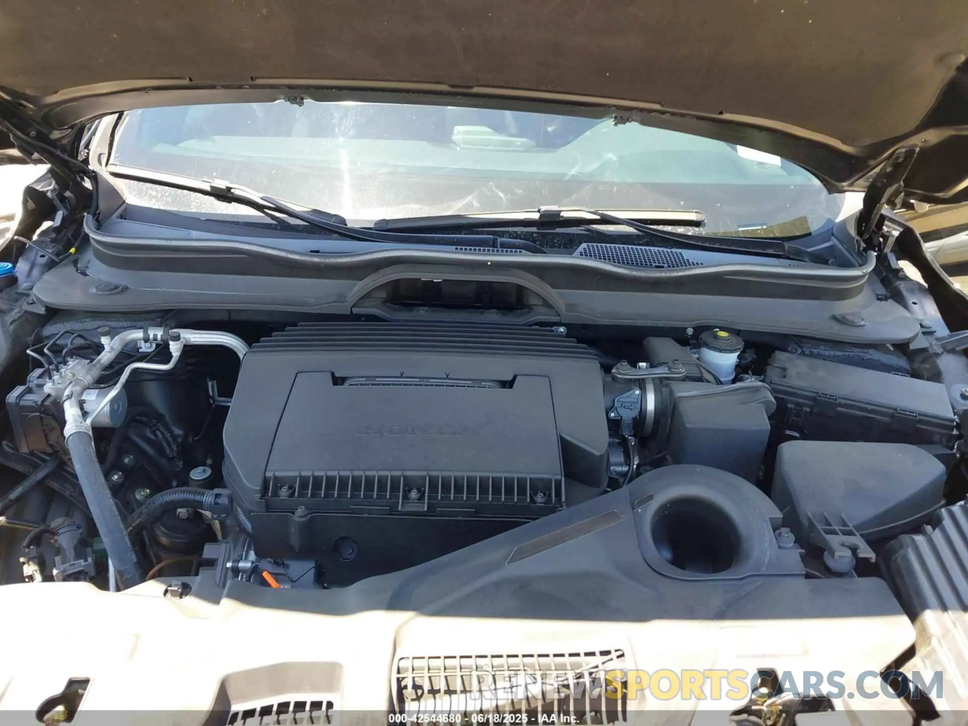 10 fotografías del automóvil dañado 5FNYG2H30SB008046 HONDA PILOT 2025