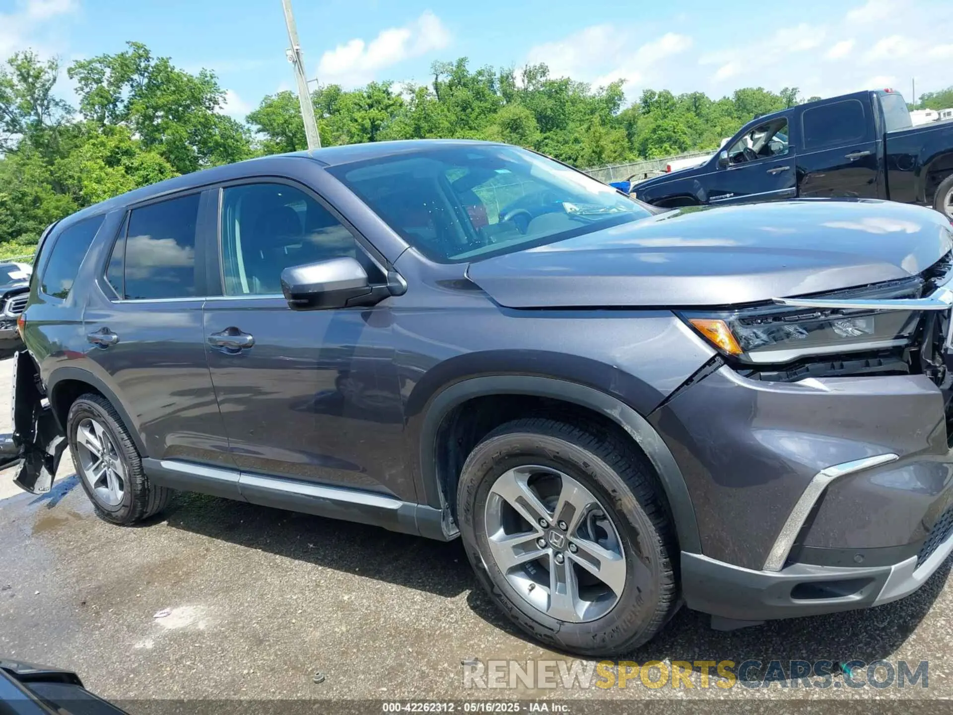 13 fotografías del automóvil dañado 5FNYG2H43SB010172 HONDA PILOT 2025