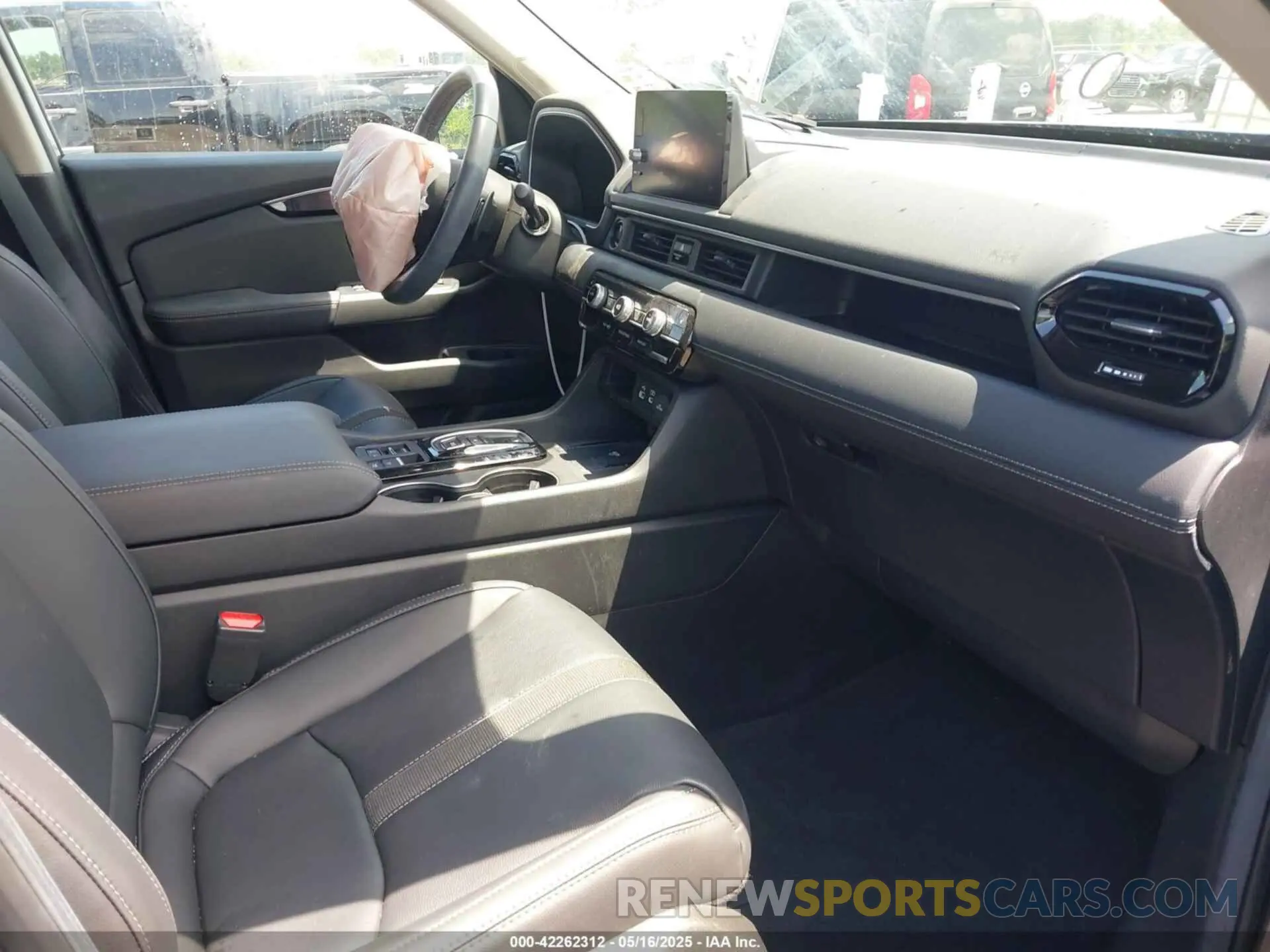 5 fotografías del automóvil dañado 5FNYG2H43SB010172 HONDA PILOT 2025