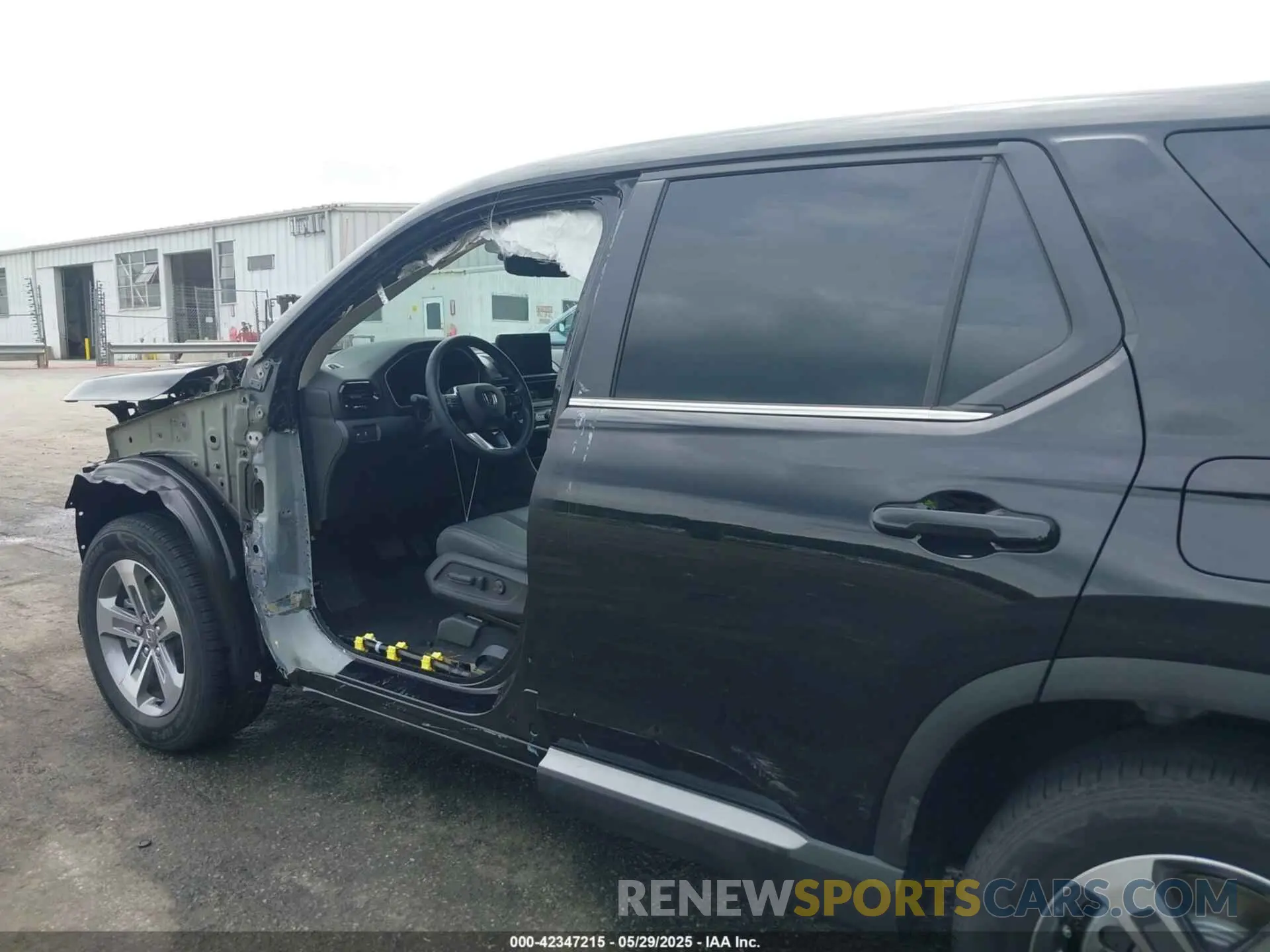 14 fotografías del automóvil dañado 5FNYG2H4XSB020133 HONDA PILOT 2025