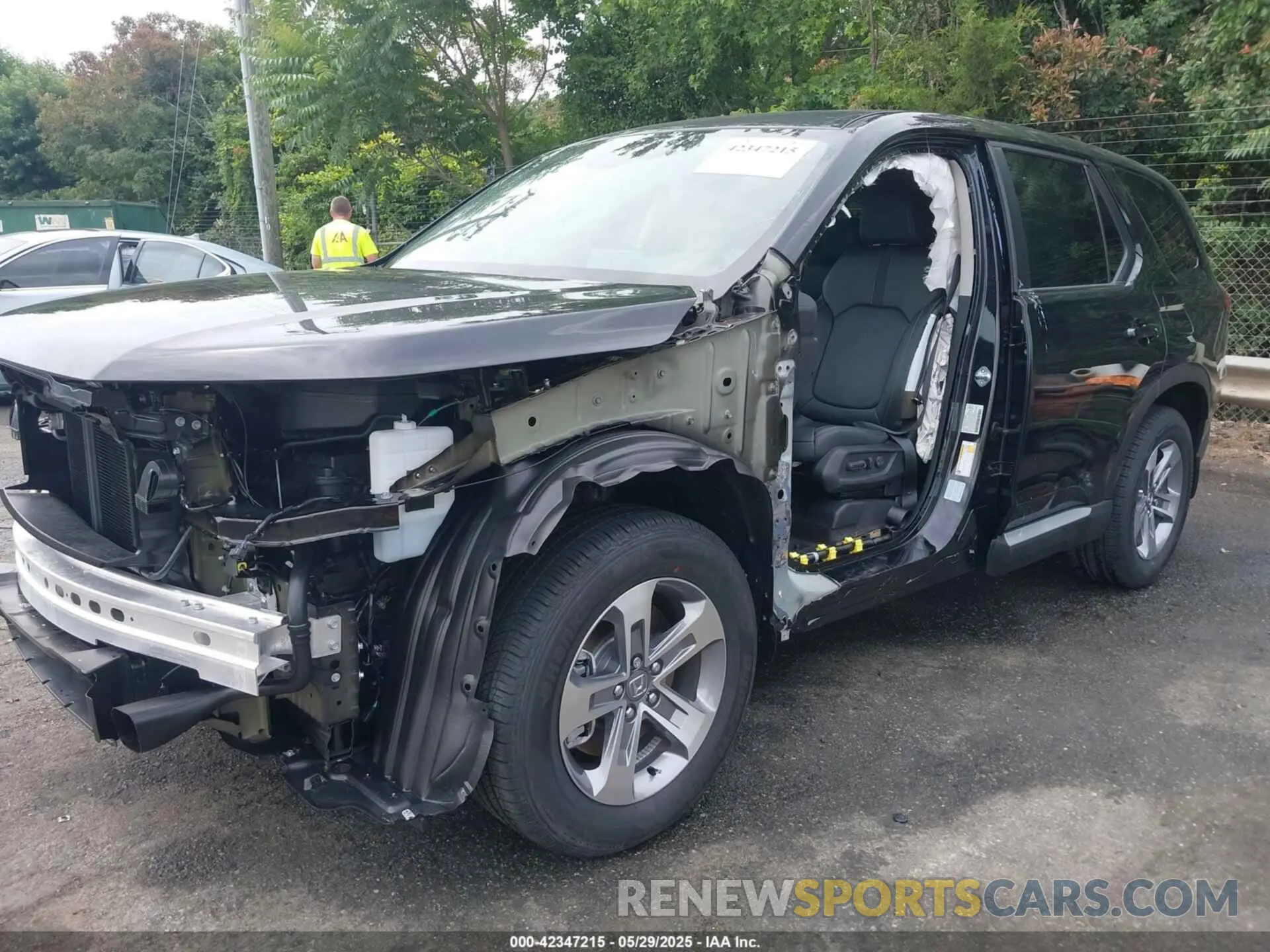 2 fotografías del automóvil dañado 5FNYG2H4XSB020133 HONDA PILOT 2025