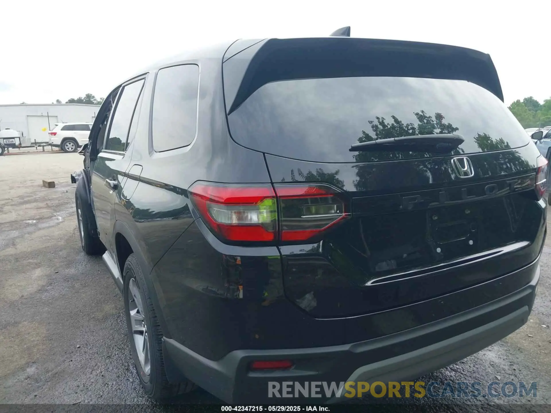3 fotografías del automóvil dañado 5FNYG2H4XSB020133 HONDA PILOT 2025