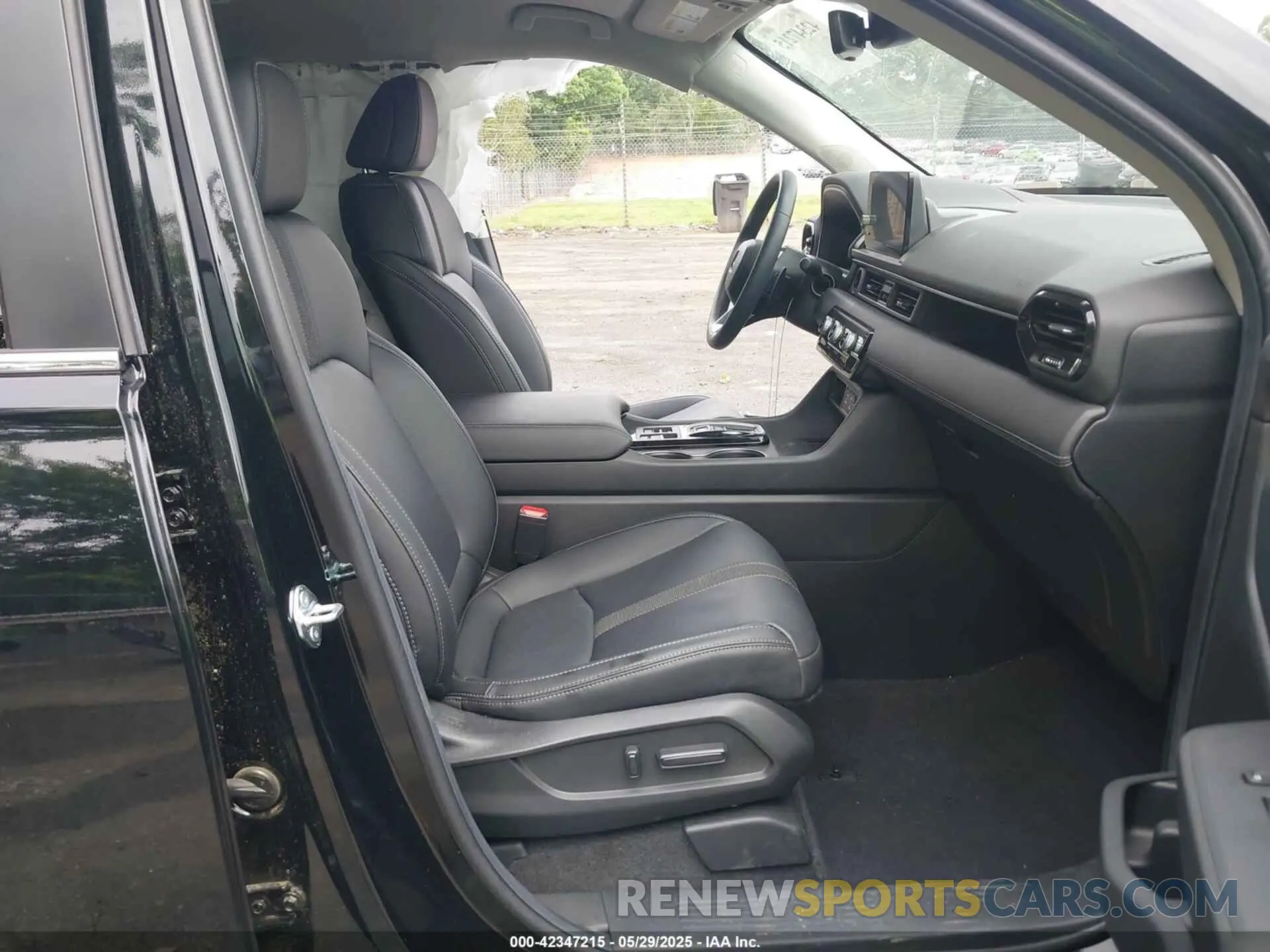 5 fotografías del automóvil dañado 5FNYG2H4XSB020133 HONDA PILOT 2025